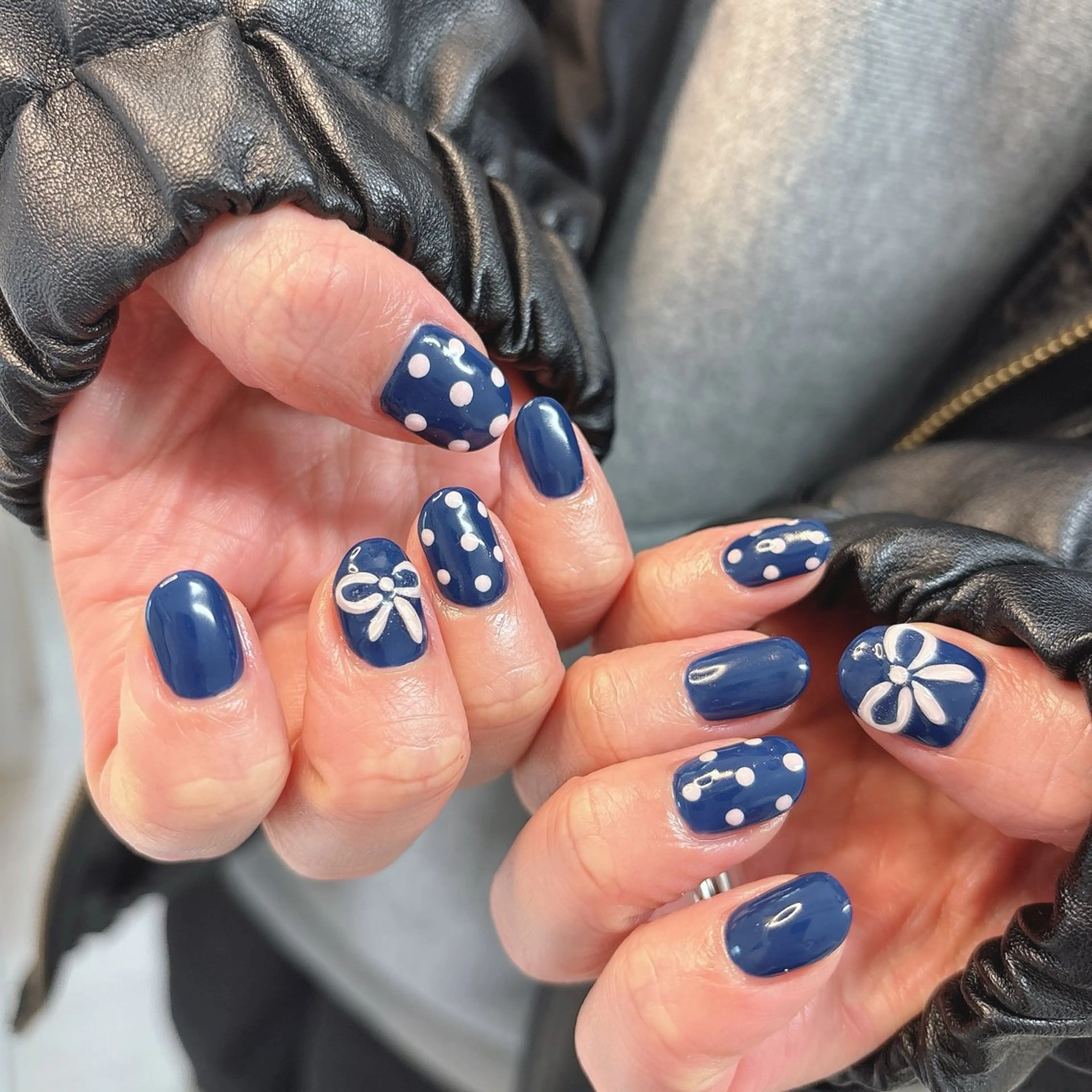 ネイル アートネイル ガーリー リボン ハンドネイル nails 🎀meのネイルデザイン