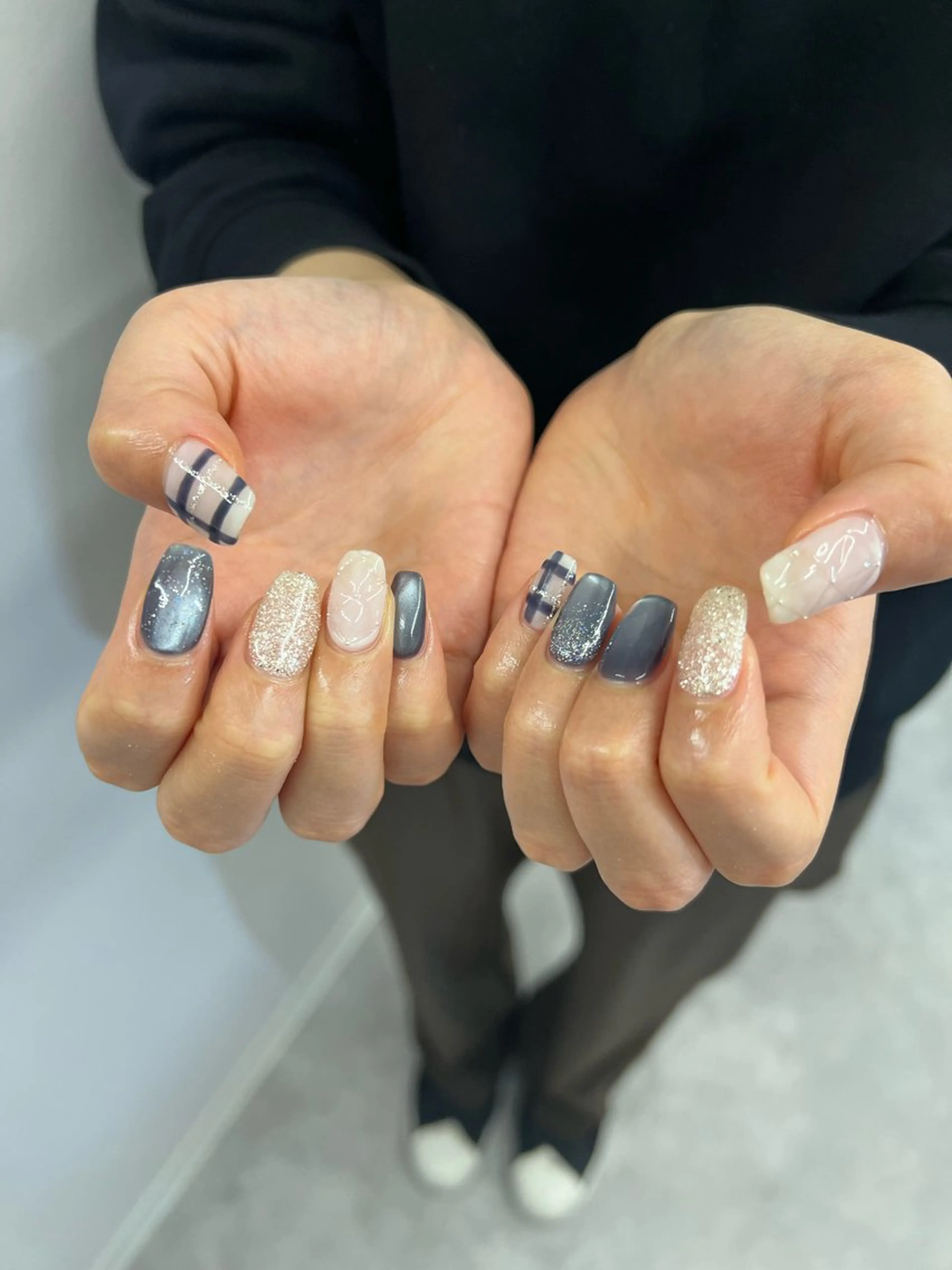 ネイル フラッシュネイル フレンチネイル ジェルネイル マグネットネイル ネイビー ハンドネイル ハンドケア Bana_ Nailのネイルデザイン