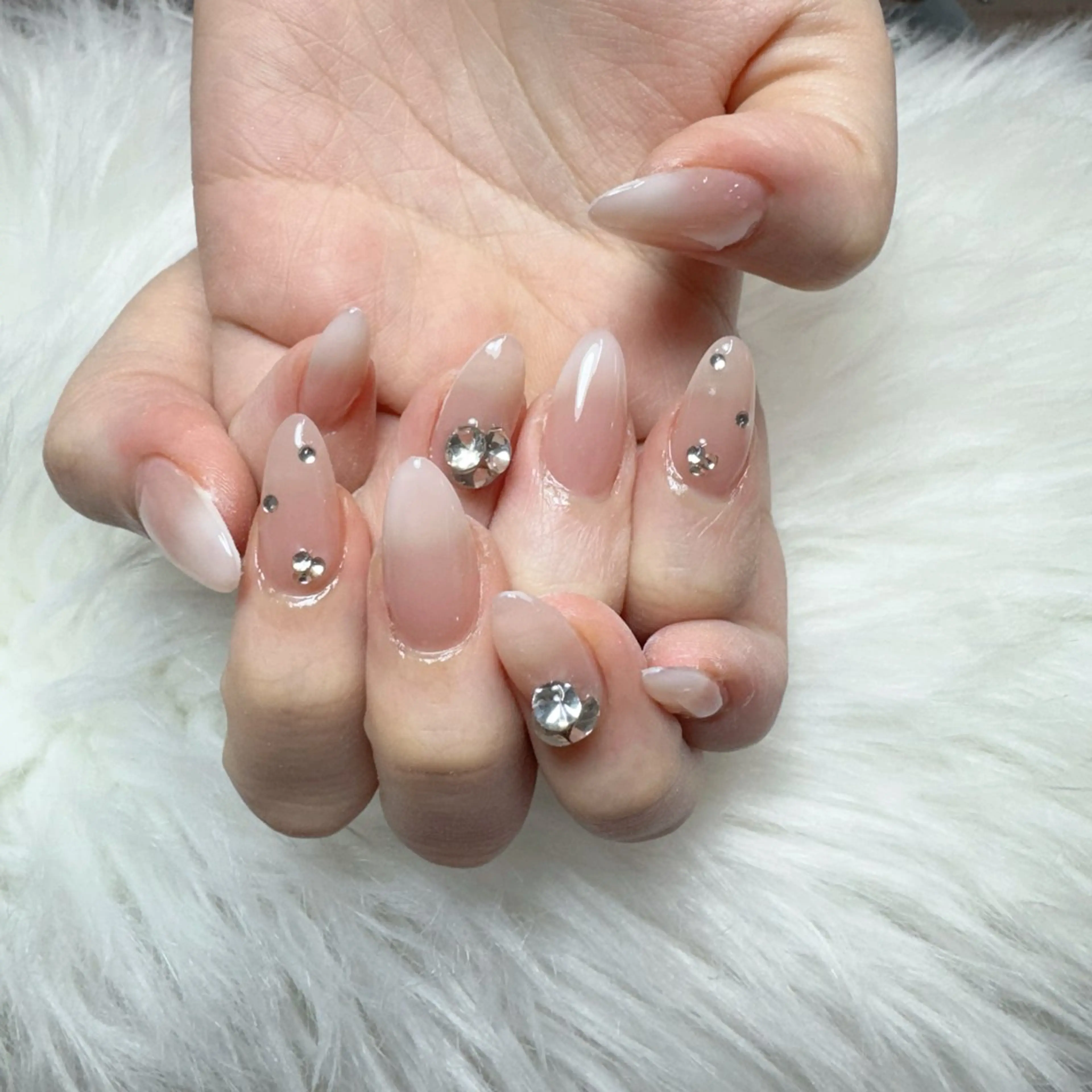 ネイル ハンドネイル 🎀nana🫧 ワンホンネイル🎀のネイルデザイン