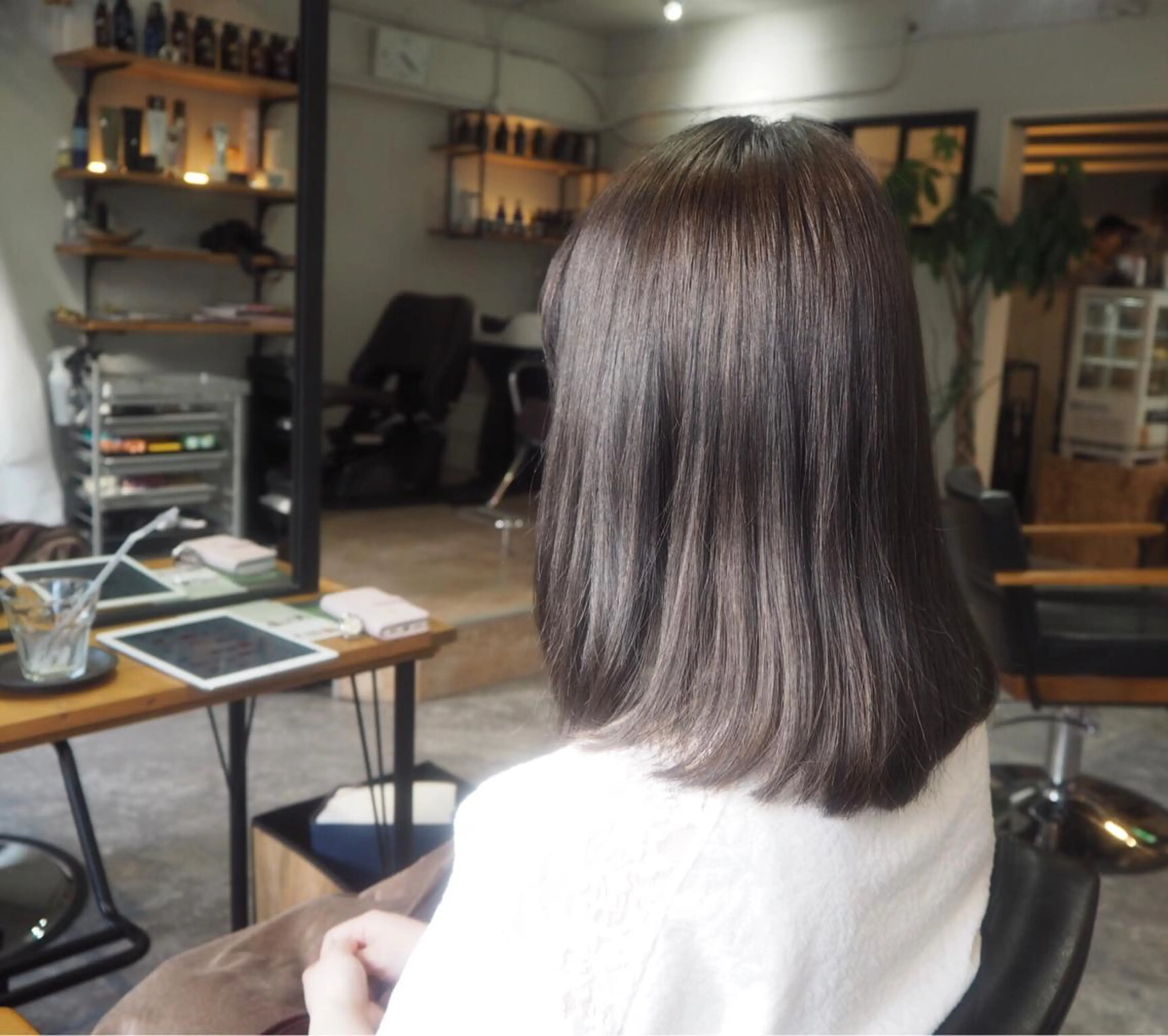 ミディアム アッシュ カット ヘアカラー トリートメント 高橋 悠介のヘアスタイル