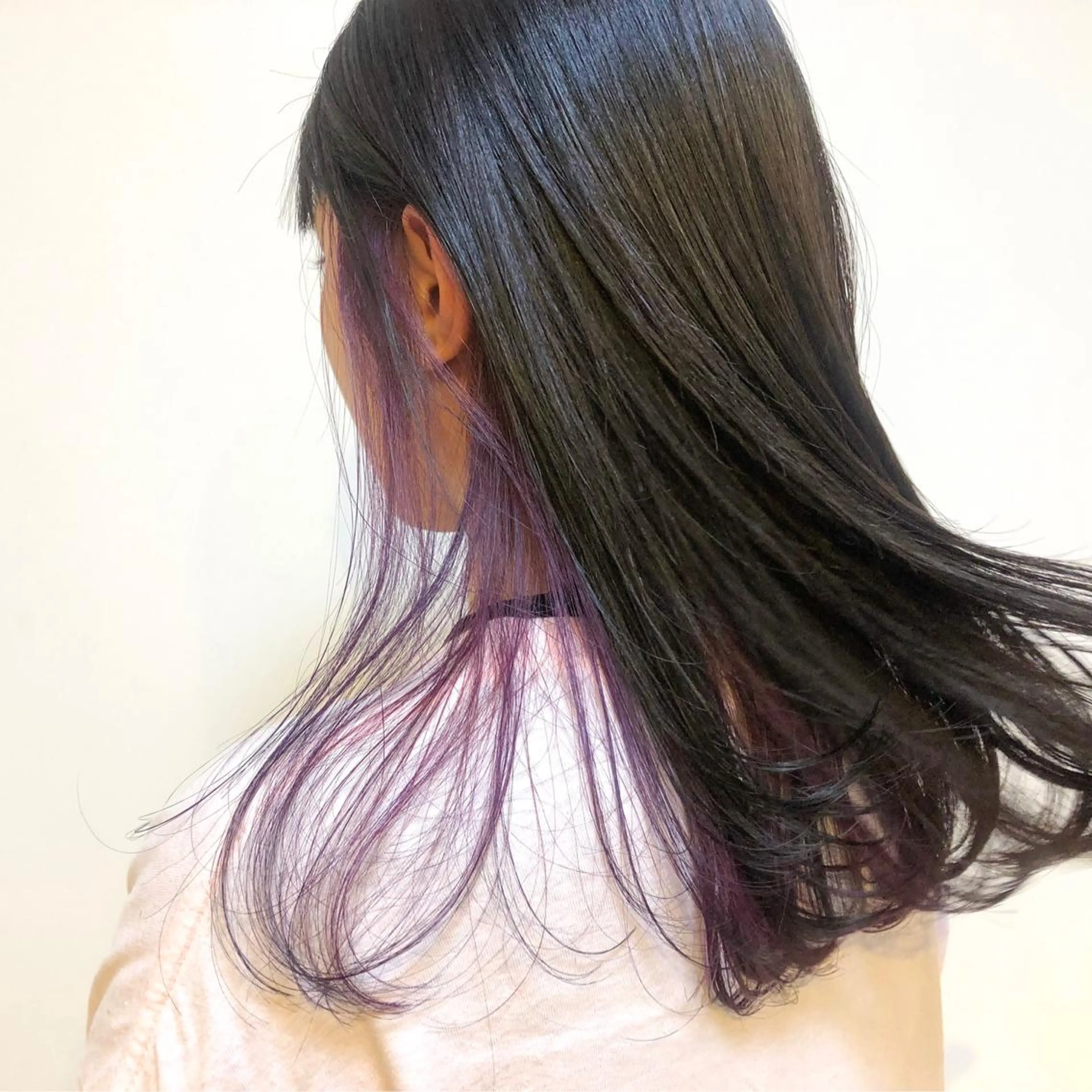 ロング カラー インナーカラー パープルカラー 尾籠 美幸 （オゴモリ ミユキ）のヘアスタイル