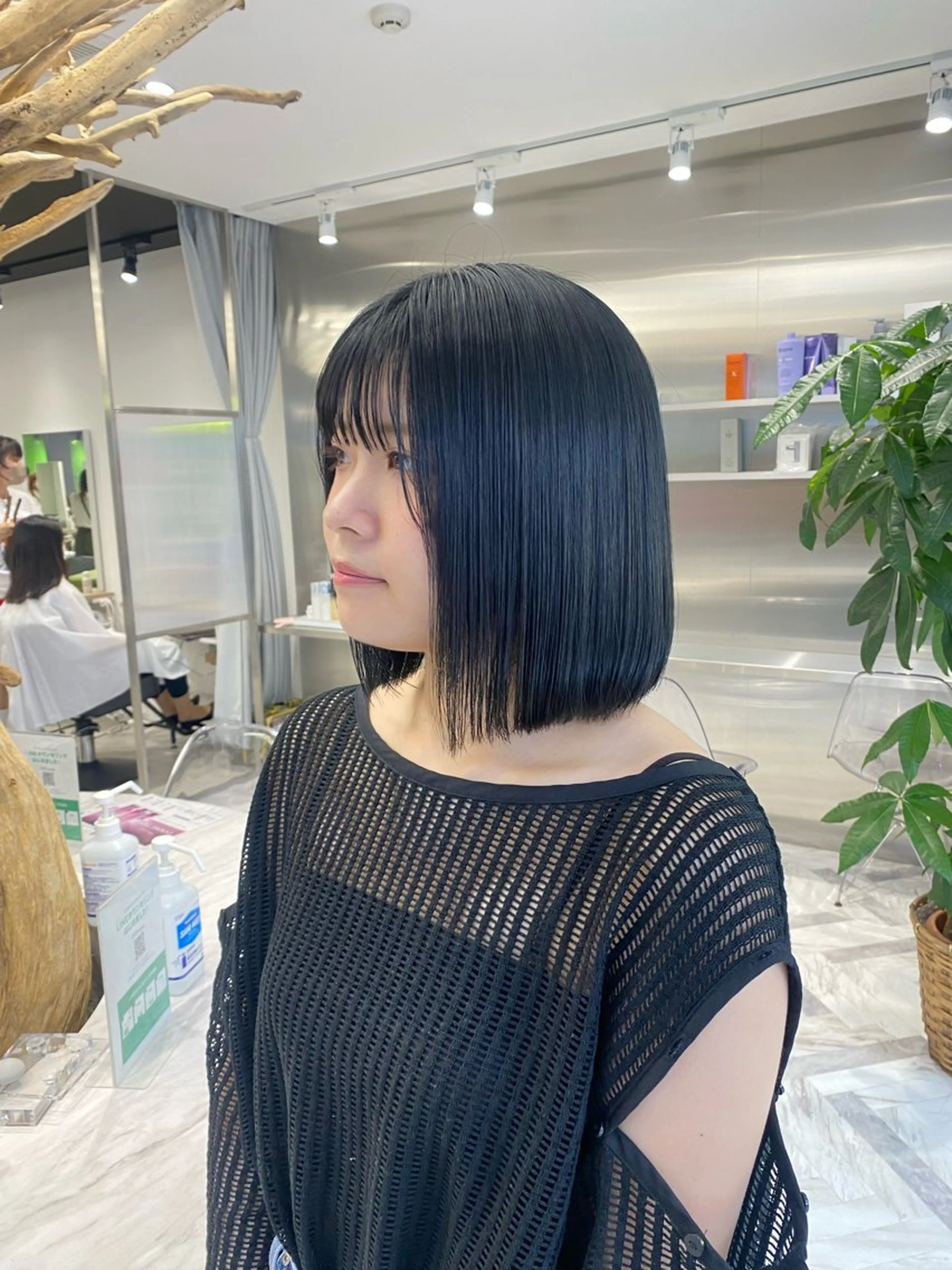 ロング カラー バレイヤージュ ブリーチ ケアブリーチ ダブルカラー イヤリングカラー フェザーショート⚡️ REONのヘアスタイル