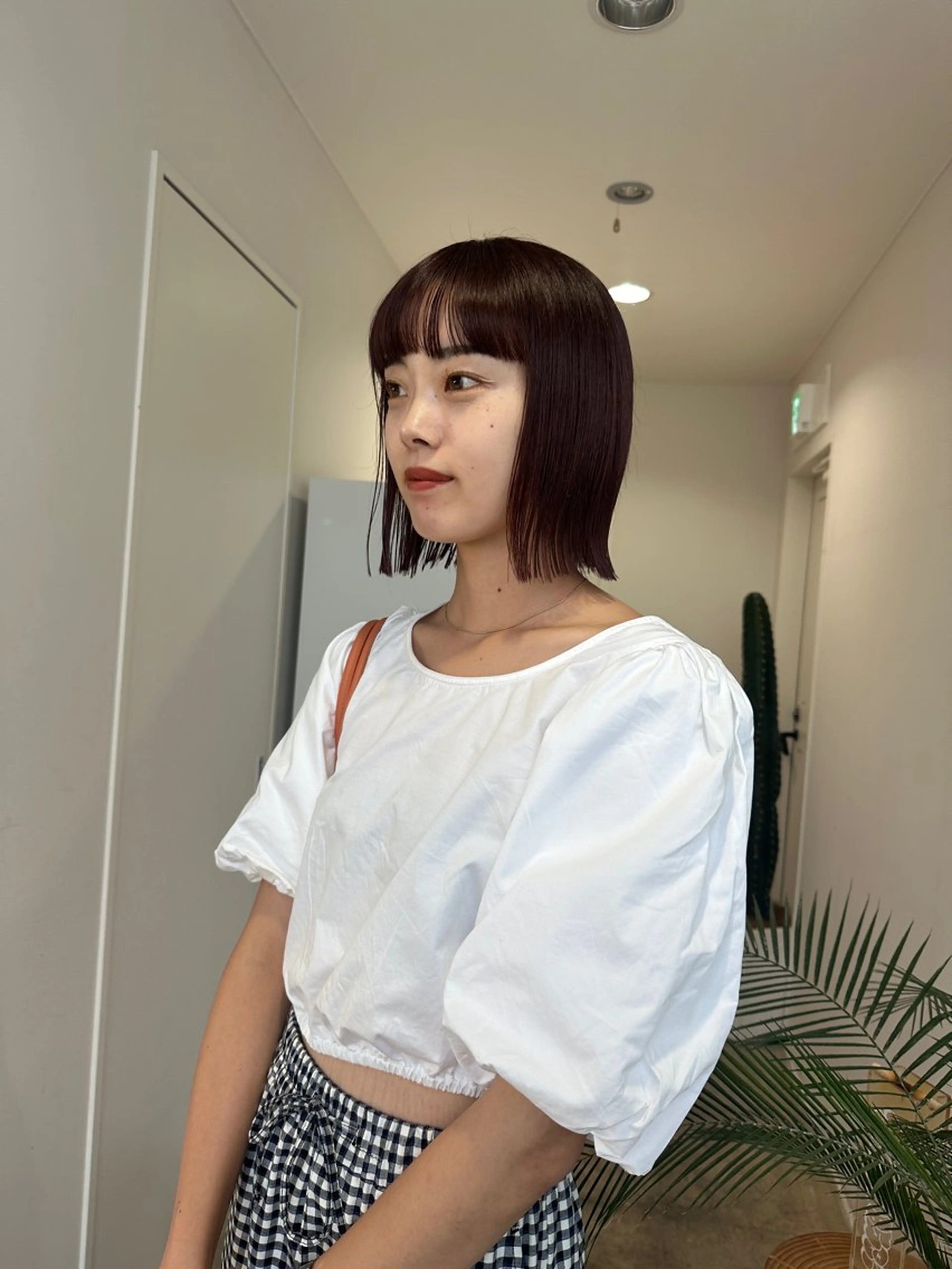 ミディアム カラー ブリーチ ボルドーカラー ボブ ワイドバング カット ヘアカラー トリートメント 梅田美容室/レイヤー カット/ナナミ🎞のヘアスタイル