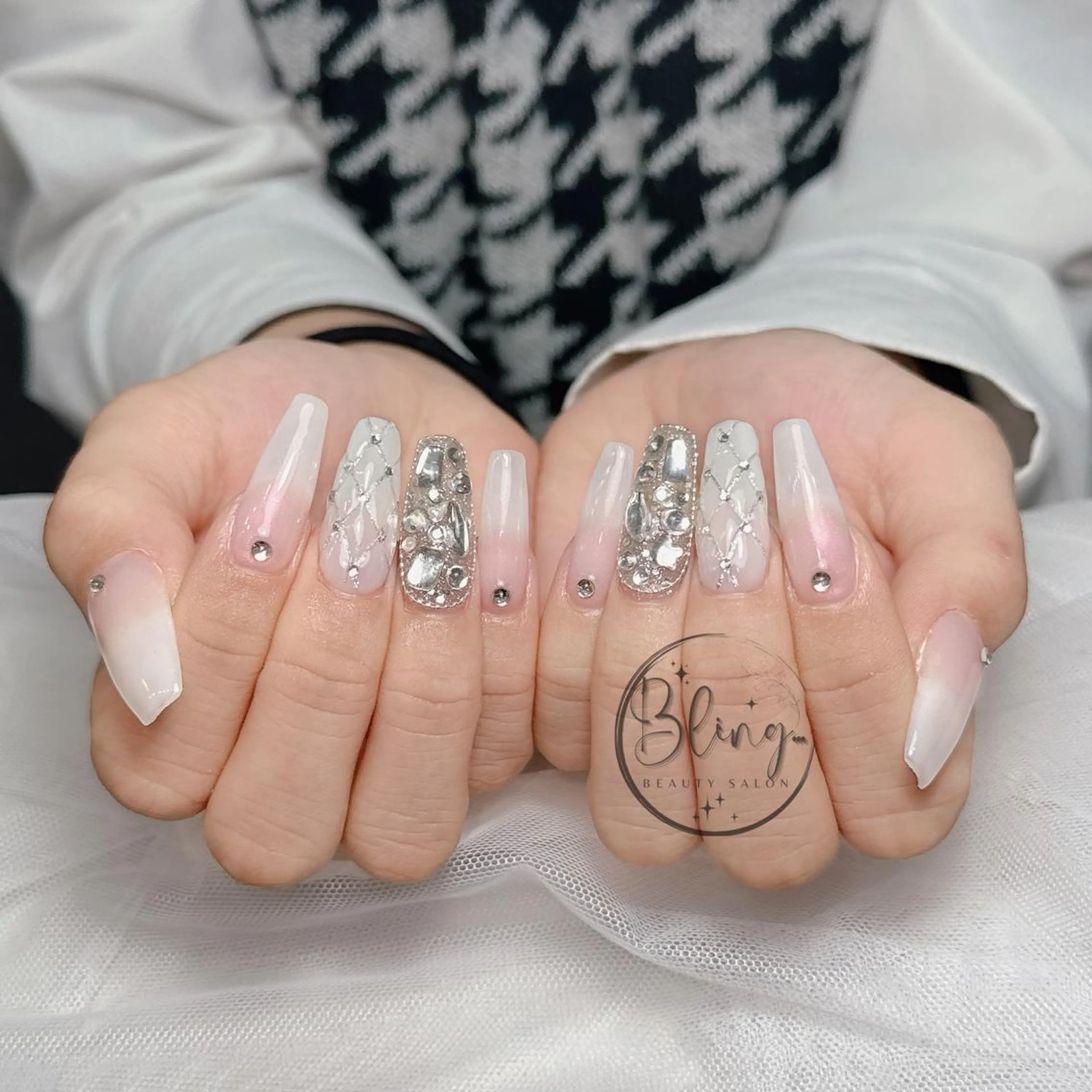 ロング 韓国風ヘア yuna ユナのネイルデザイン