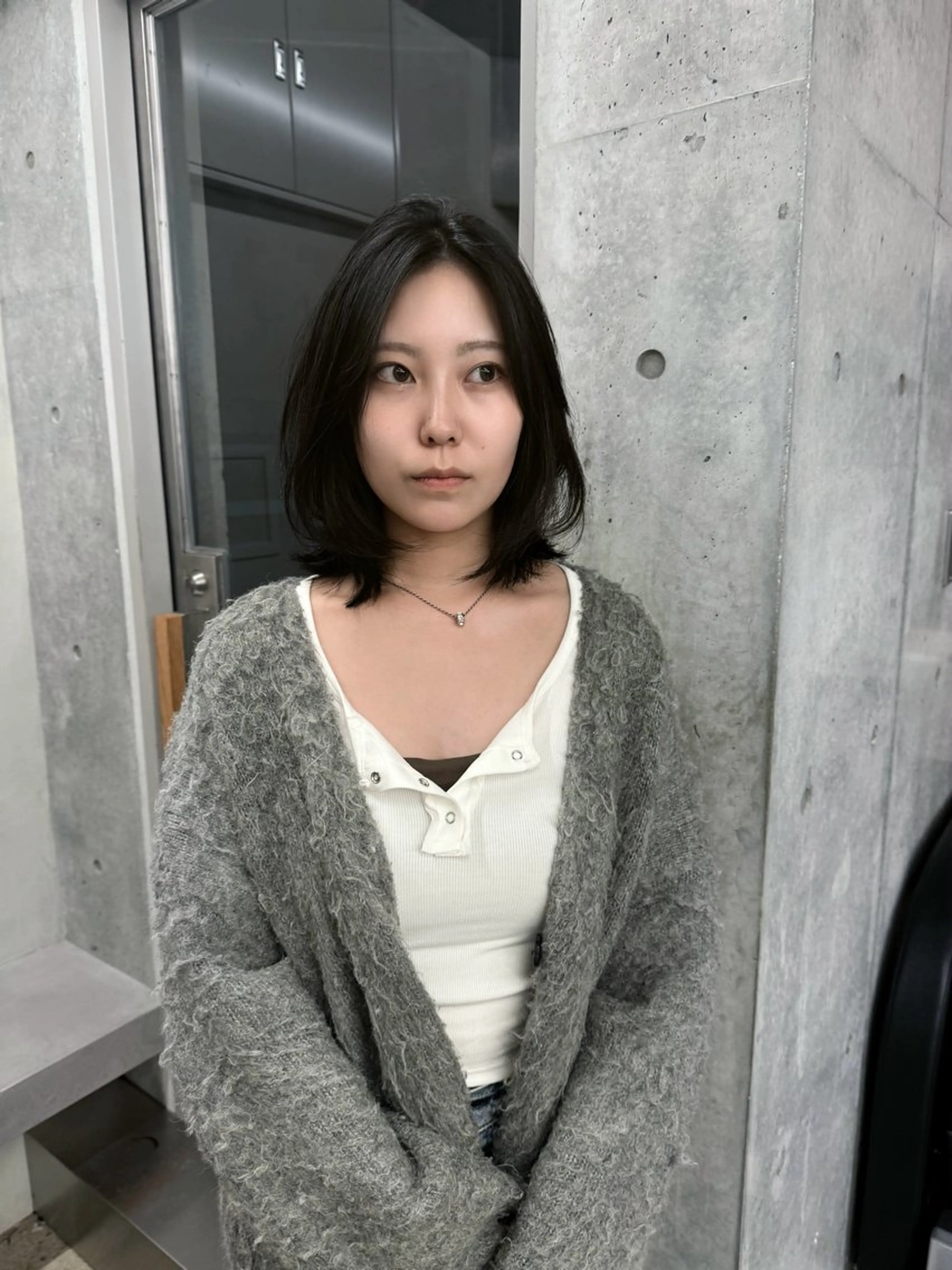 ミディアム ミディアムレイヤー アッシュ ボブ 顔周りカット レイヤーカット カット 誰より丁寧なカット/ 小林輝/レイヤーのヘアスタイル