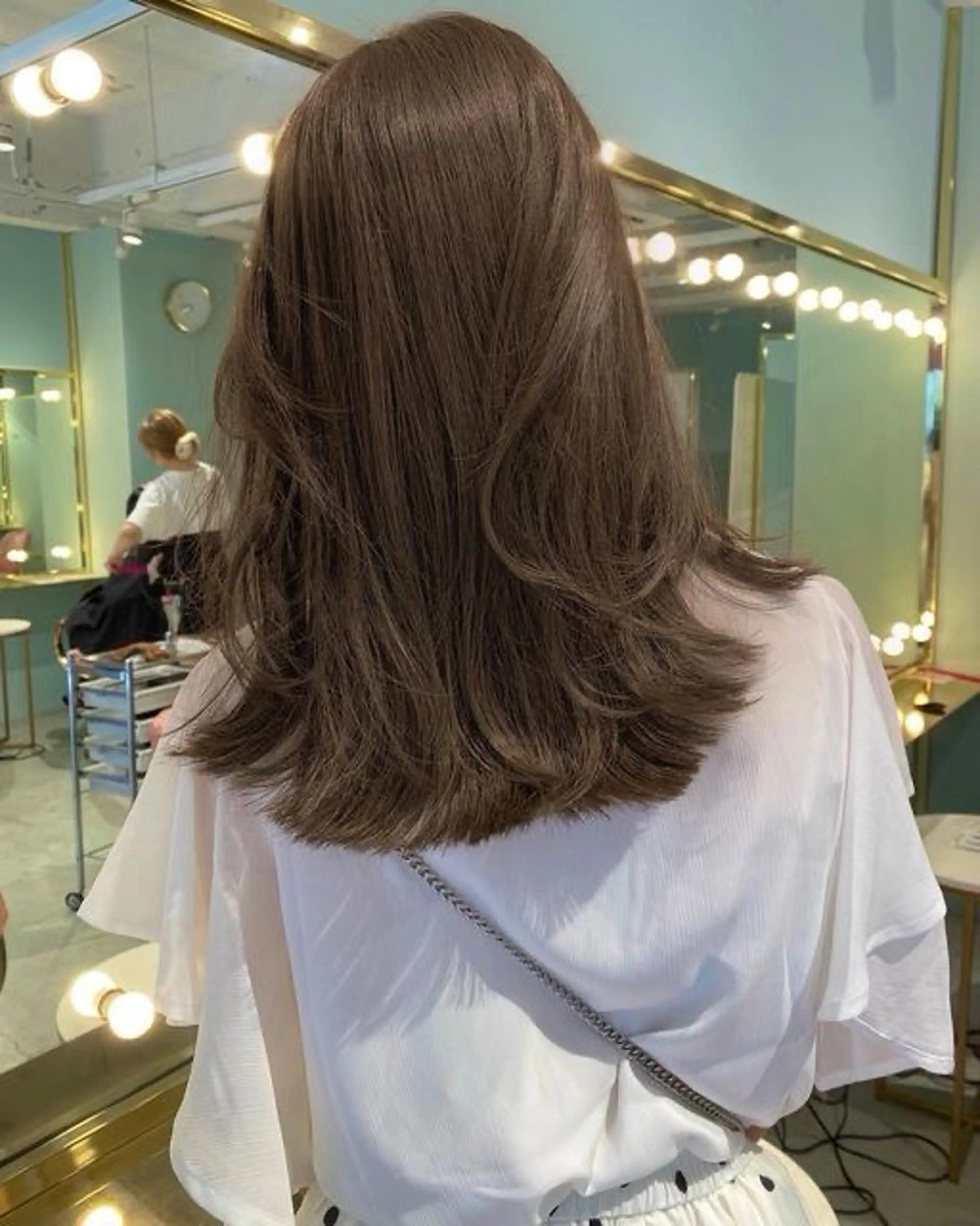 ミディアム カラー 石川 幸呼のヘアスタイル