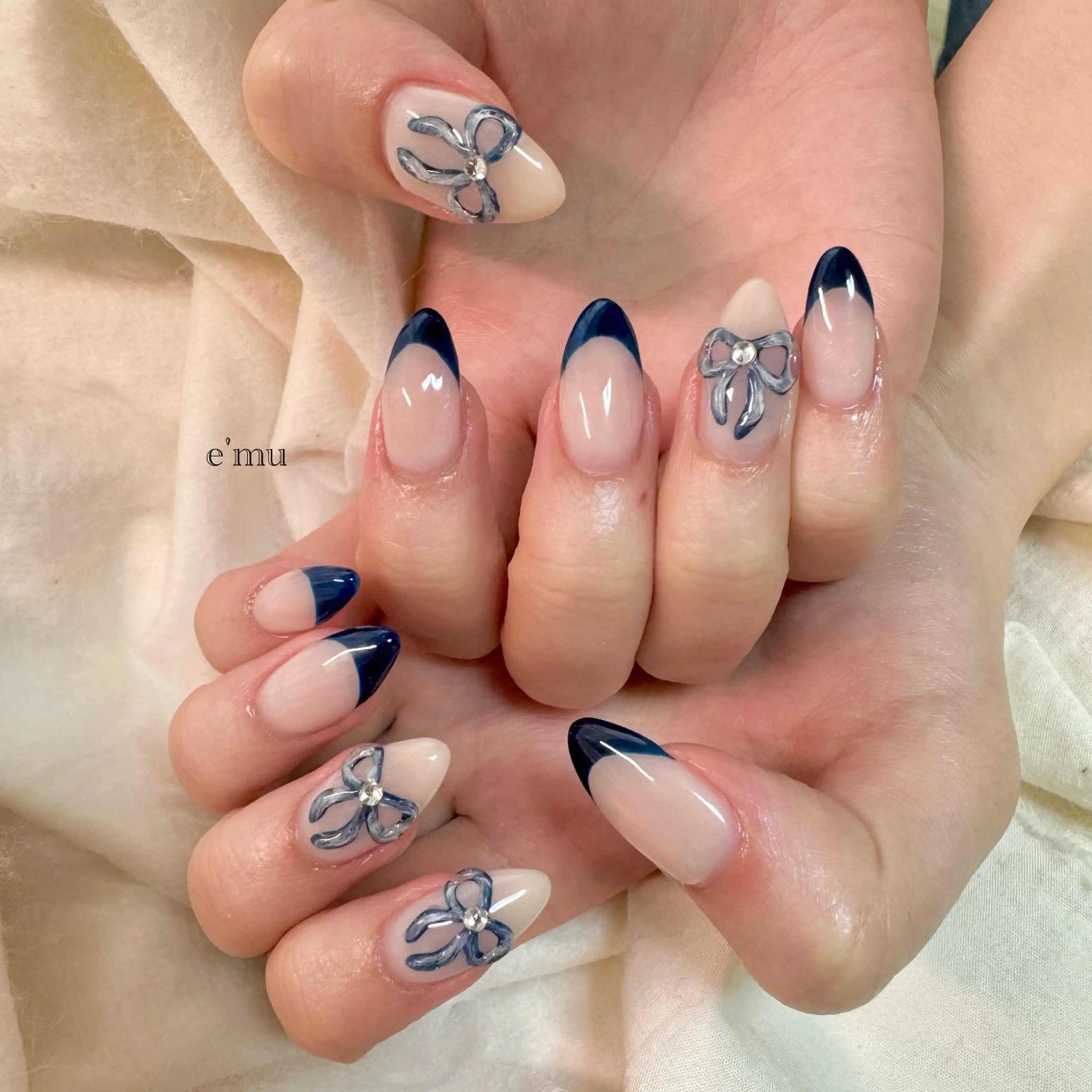 ネイル リボン ハンドネイル nail salon e'mu💐のネイルデザイン
