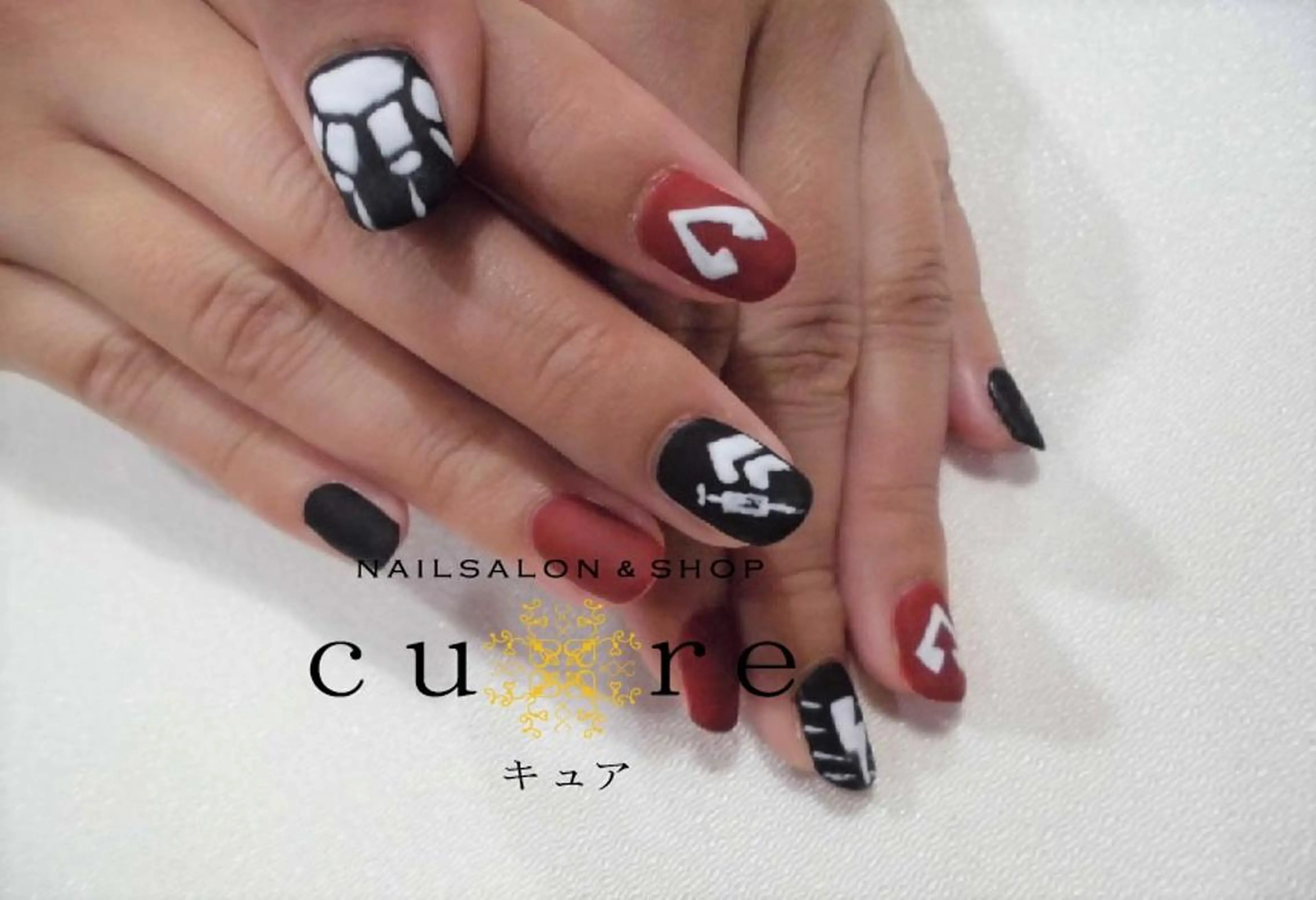 ミディアム ネイルサロン Cureのネイルデザイン
