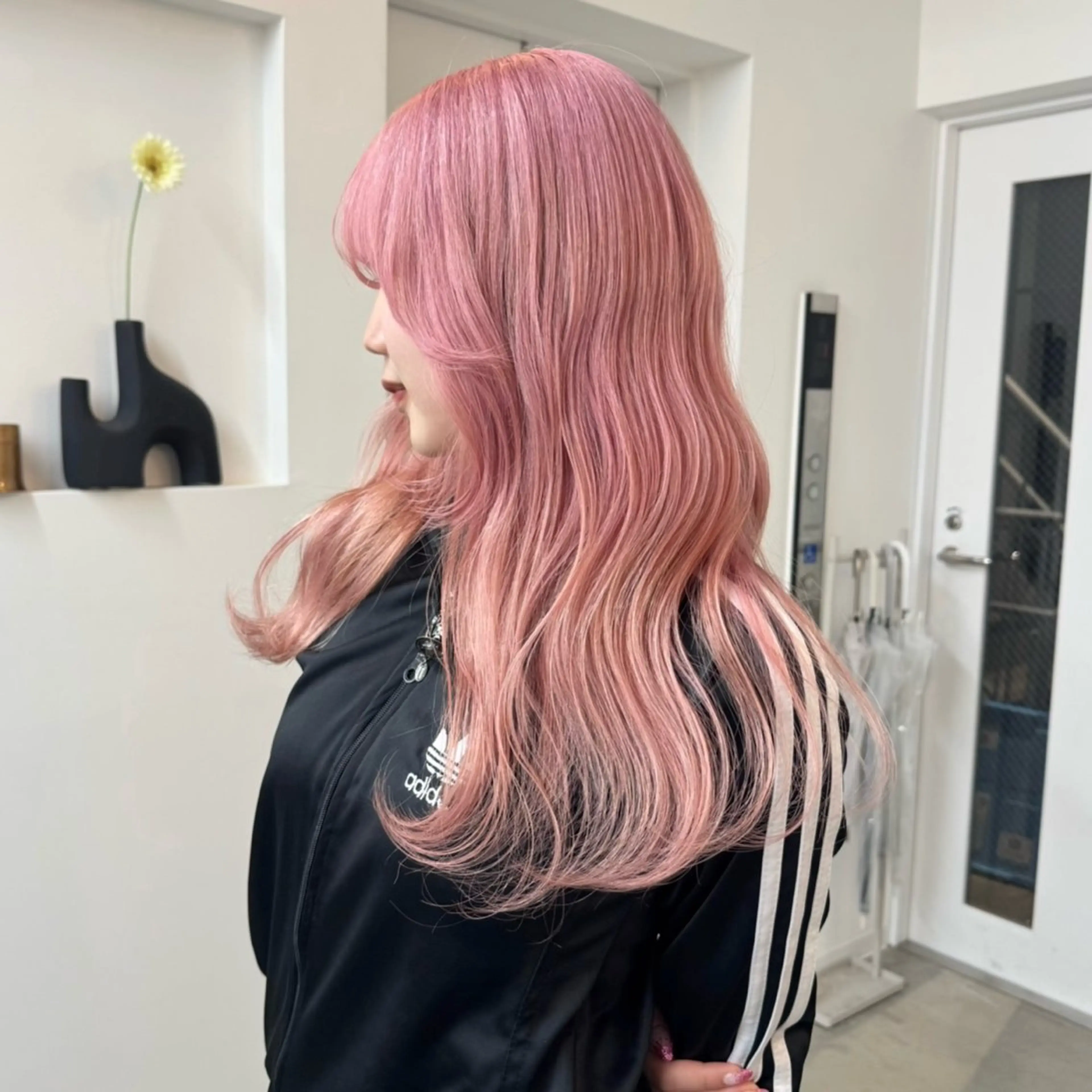 【ピンクベージュ🎀】ブリーチ＋オンカラー＋トリートメントの写真