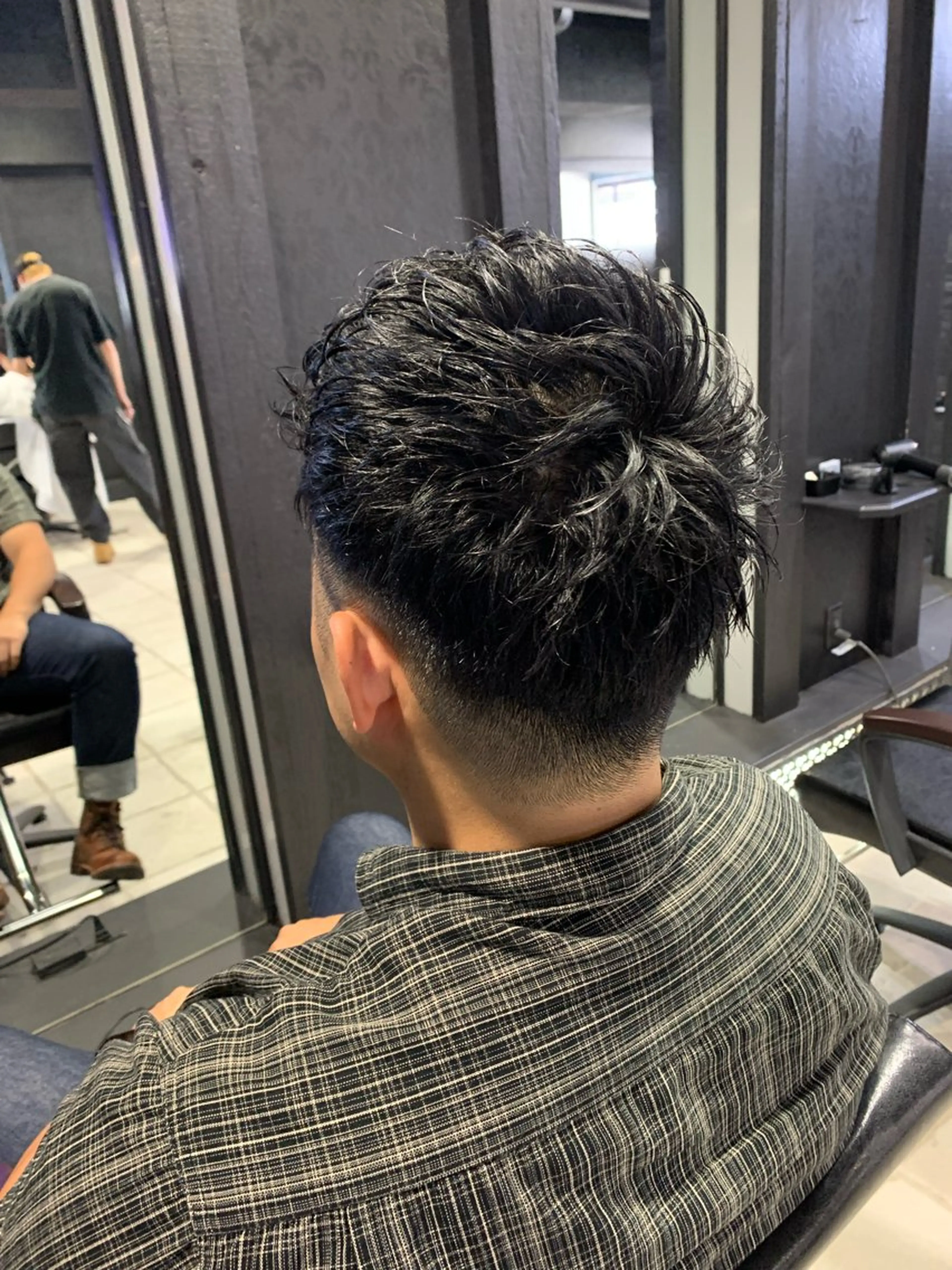 ショート メンズ アップバング メンズパーマ ショートヘア カット パーマ トリートメント ヘアセット メンズパーマ/難波/ 心斎橋　室園亮佑のヘアスタイル