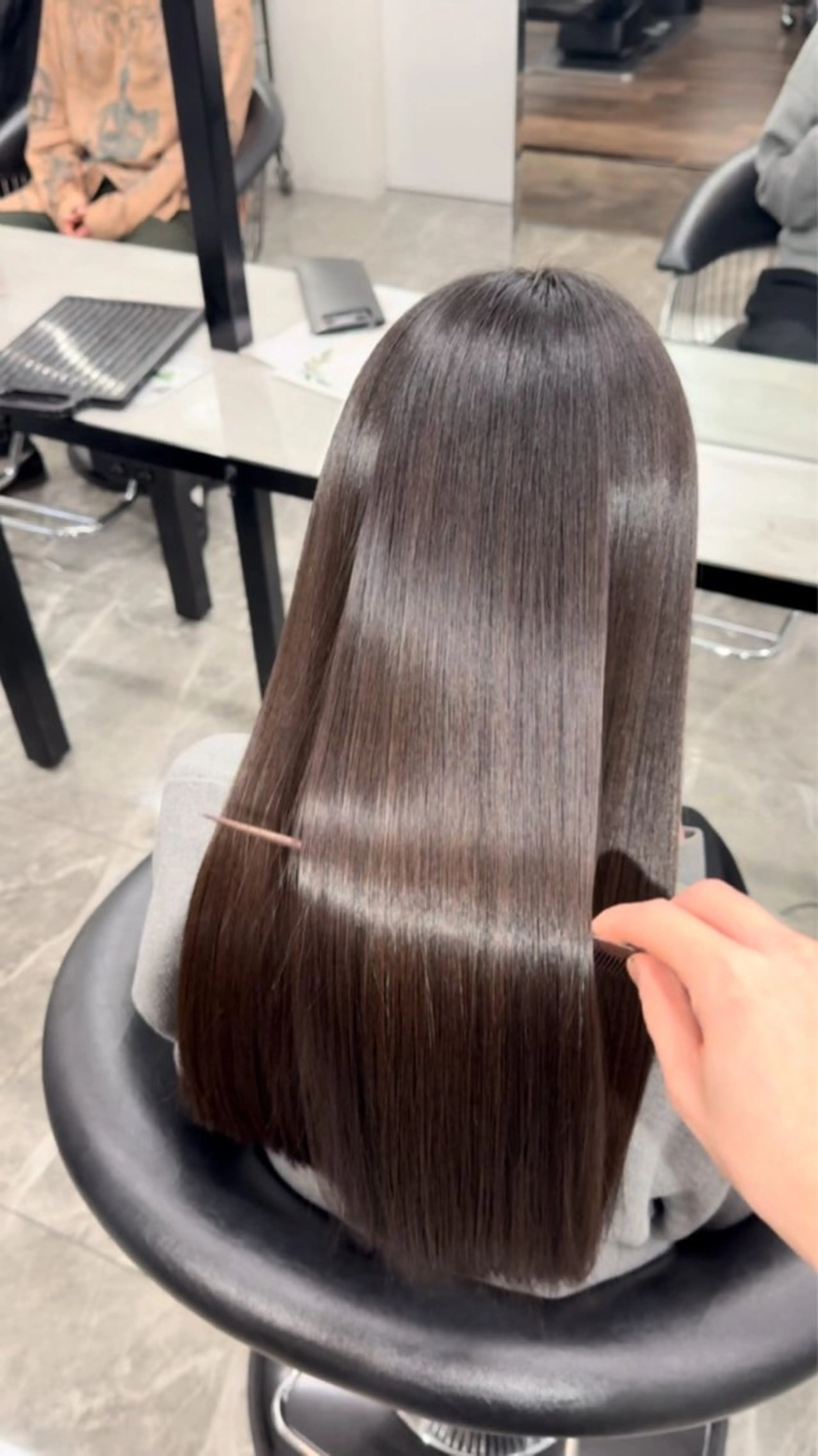 ロング 伸ばしかけ 髪質改善 縮毛矯正 カット ヘアカラー 縮毛矯正 トリートメント りきと🦋河原町 縮毛矯正/艶カラーのヘアスタイル