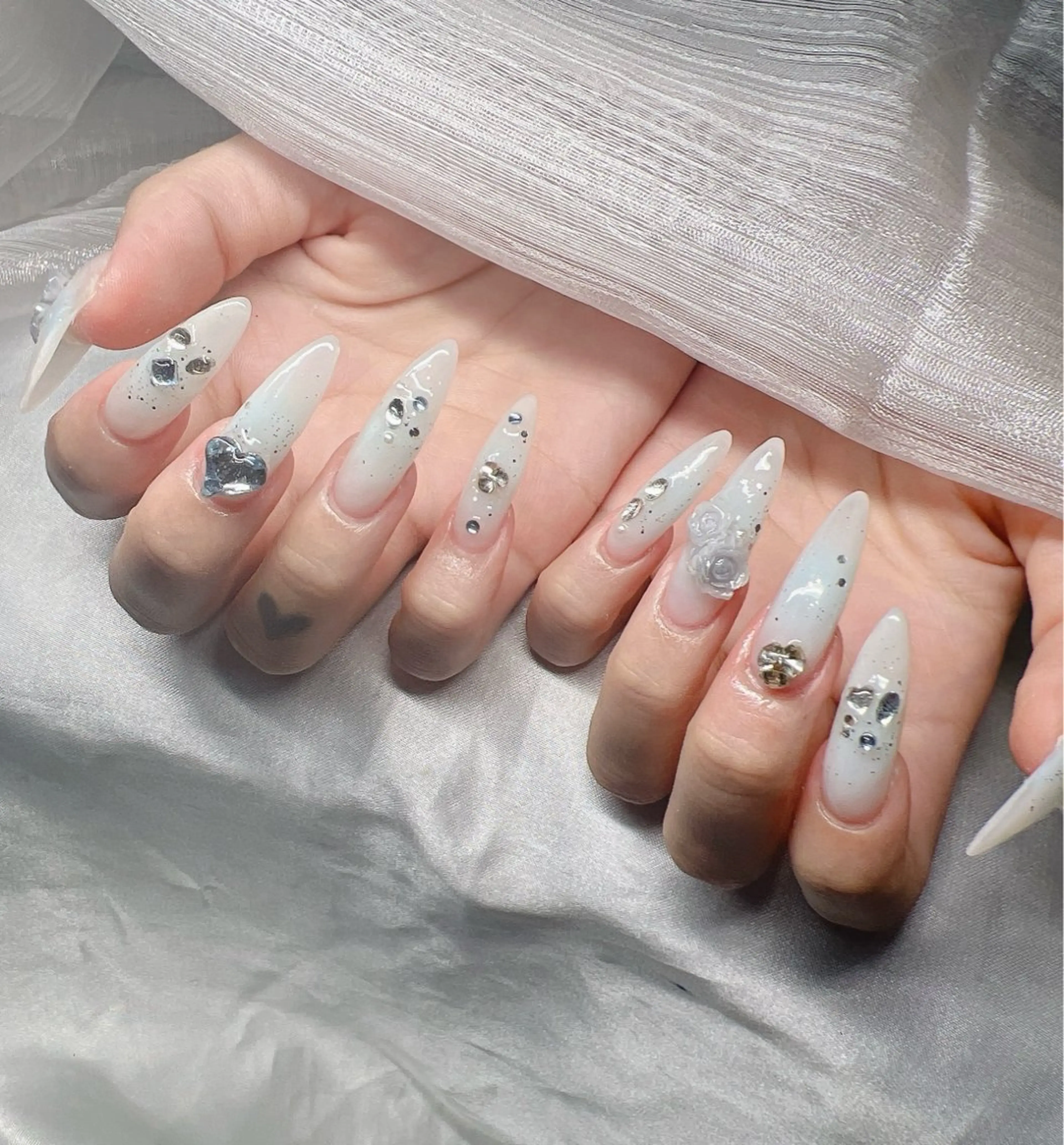 ネイル 長さ出し グラデーション 卒業式 キラキラネイル マグネットネイル ハンドネイル Lee Nailsのネイルデザイン