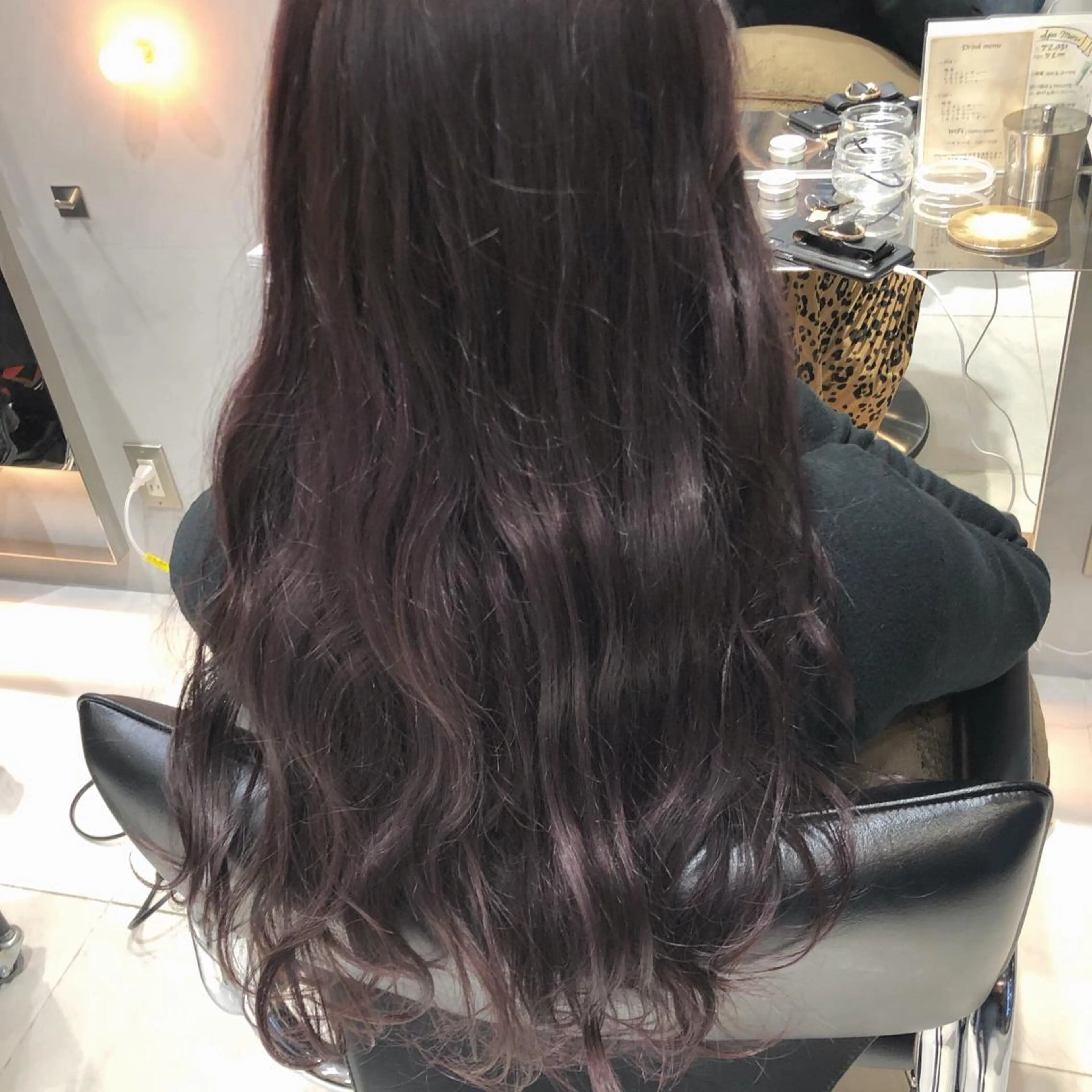 ロング カラー ヘアカラー トリートメント 荒木 依莉亜のヘアスタイル