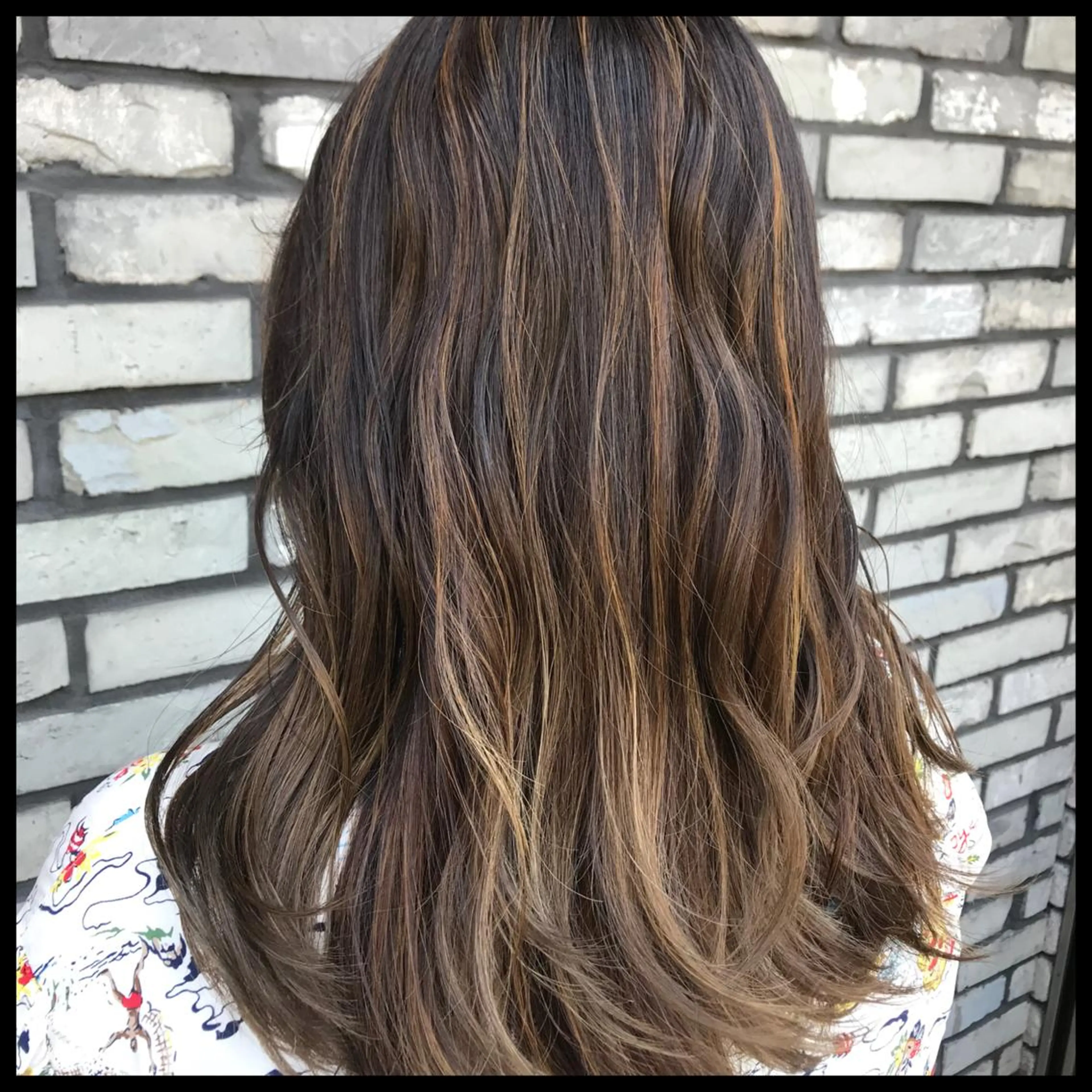 カラー グラデーションカラー ハイライトカラー 似合わせ/ブリーチ カラー.岡田友仁のヘアスタイル