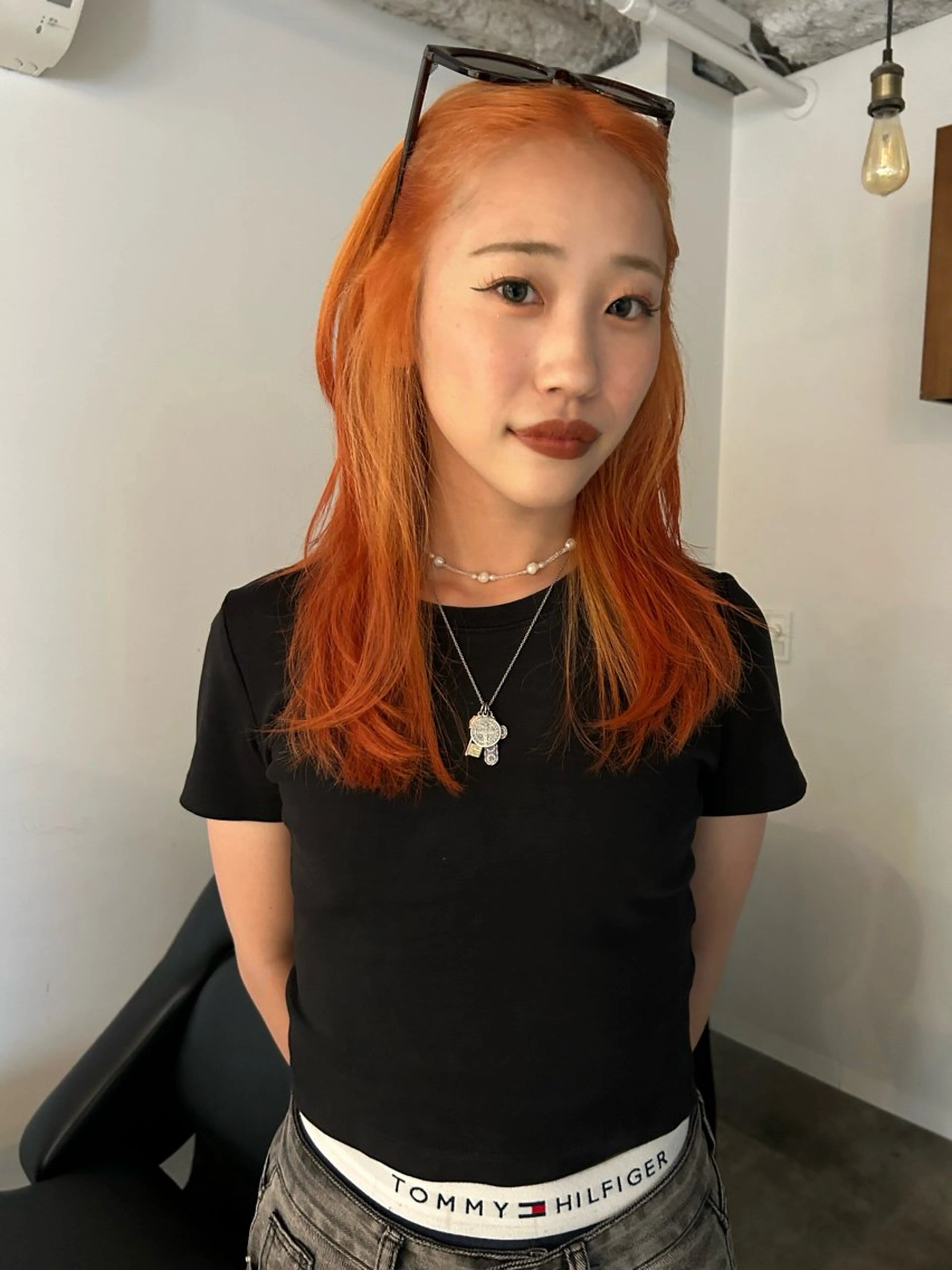 セミロング カラー グラデーションカラー オレンジ カット ヘアカラー トリートメント Loom.所属・村上雅人 ナチュラルモードのヘアスタイル