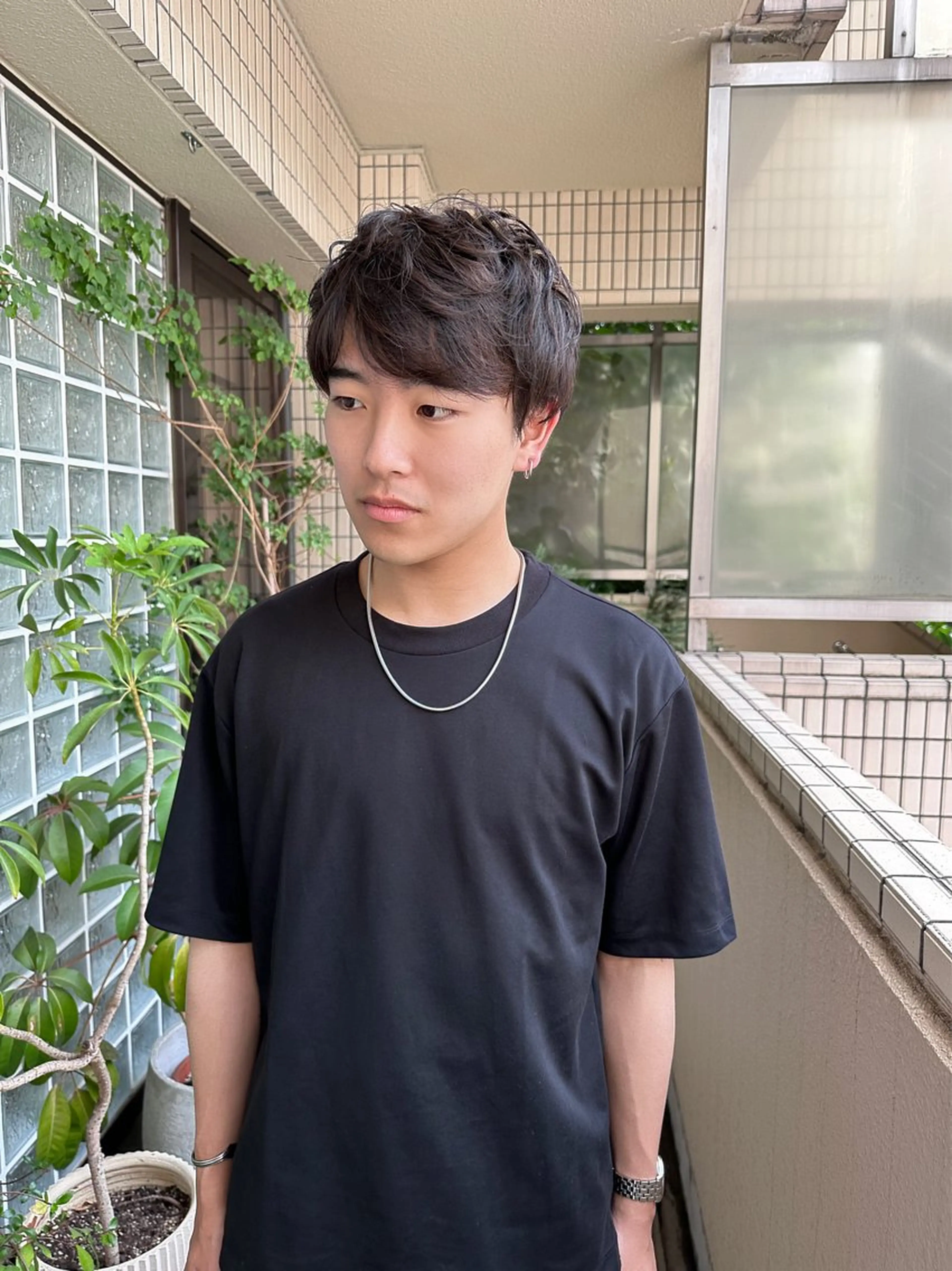 ショート パーマ メンズ フェードカット メンズパーマ 刈り上げ ショートヘア 榎本 健太のヘアスタイル