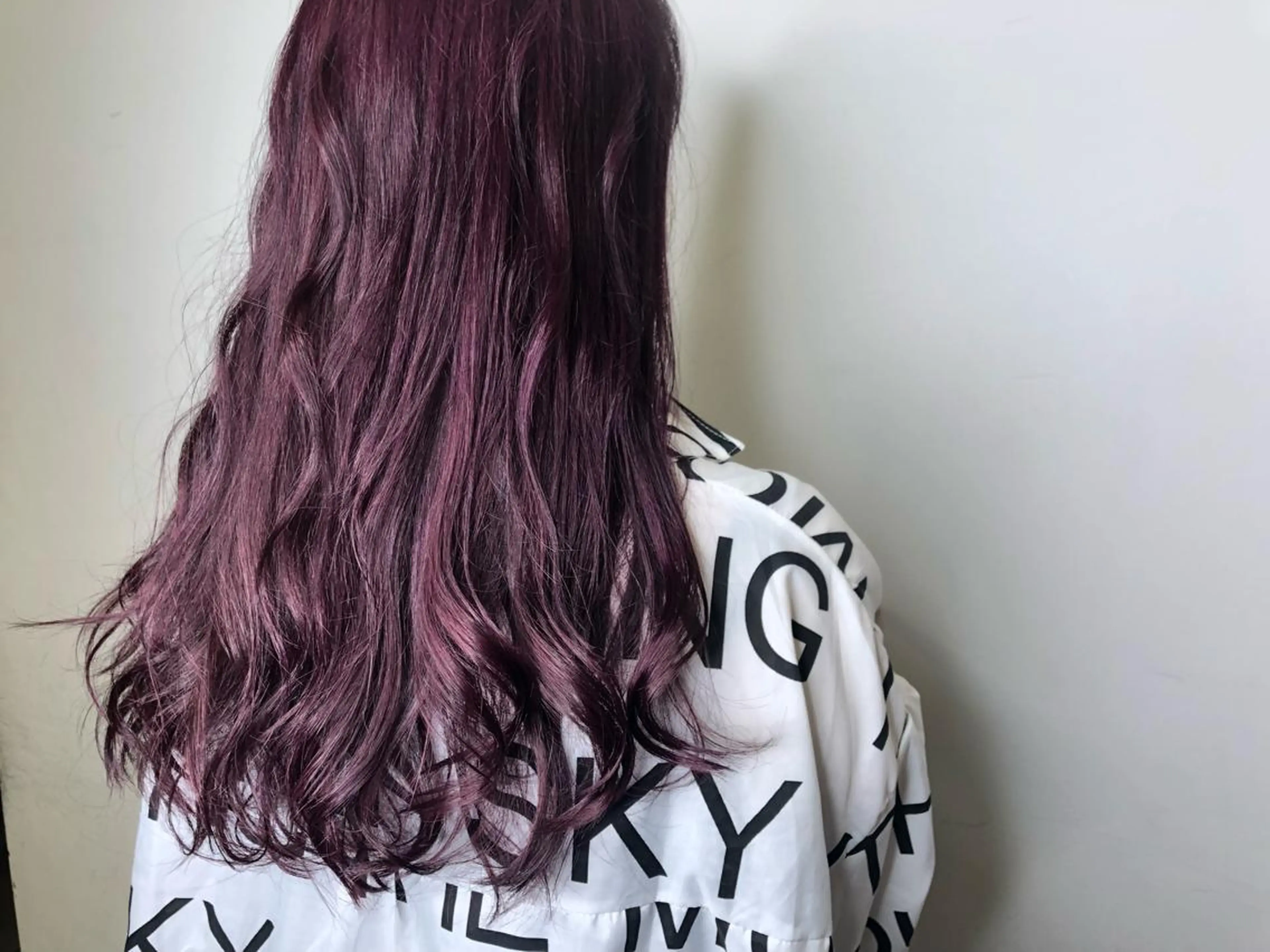 ロング カラー ブリーチ ピンクカラー バイオレットカラー メンズ レイヤー ウルフ 弓木啓輔のヘアスタイル