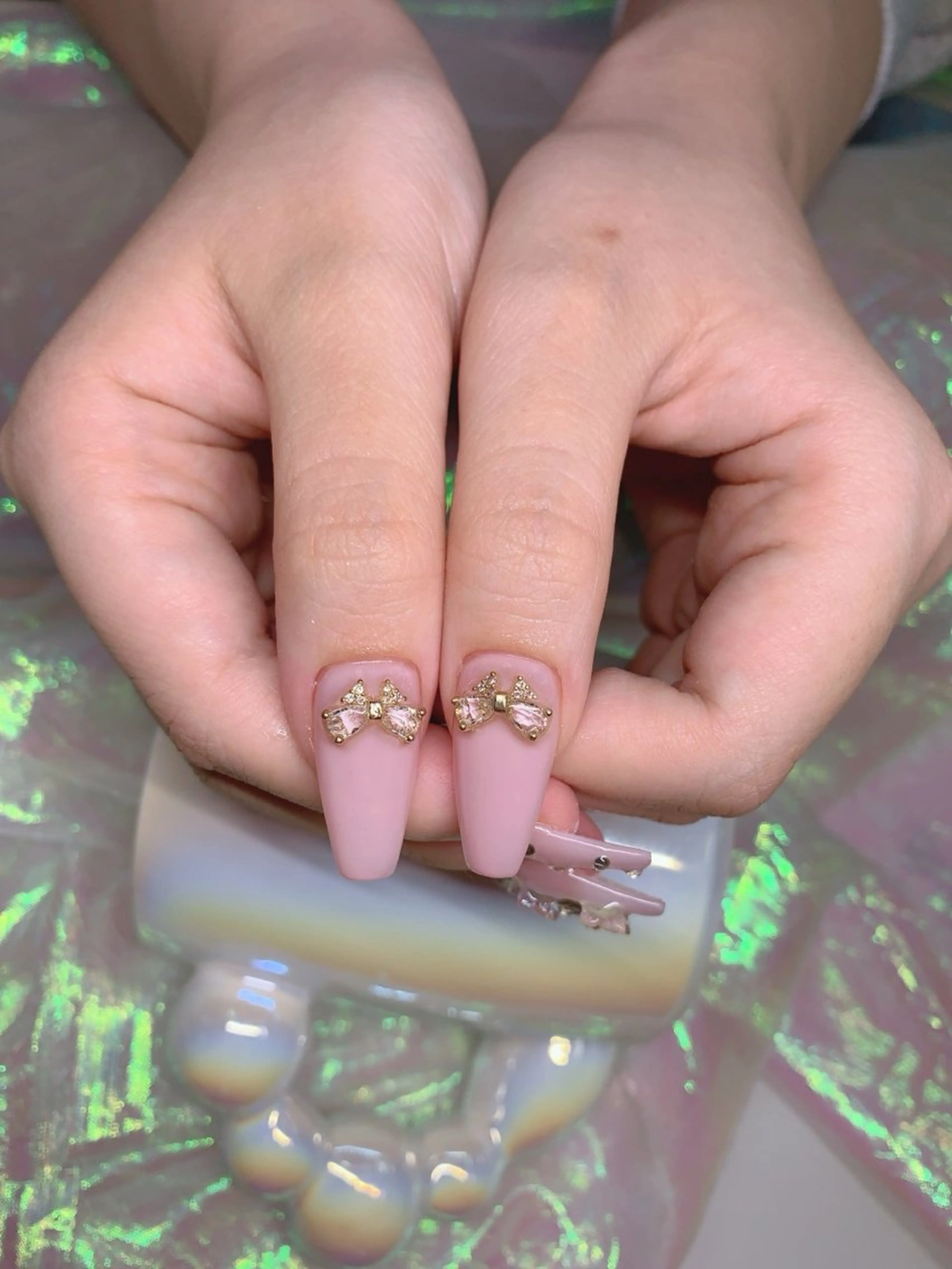 ネイル オーロラネイル 長さ出し フットネイル ジェルネイル キラキラネイル ハンドネイル インフィニティ ネイルサロンのネイルデザイン