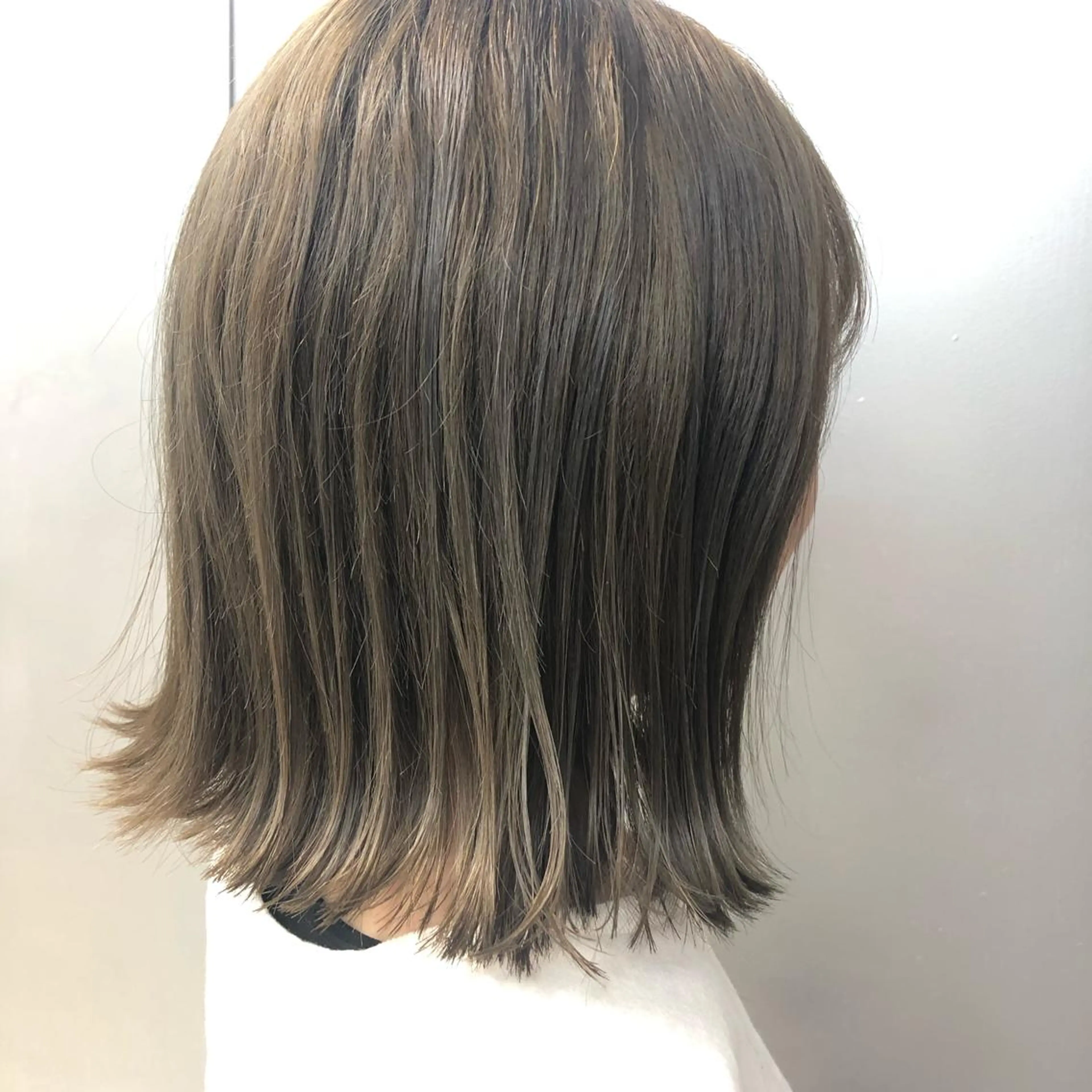 ミディアム ZAZA ASAMIのヘアスタイル