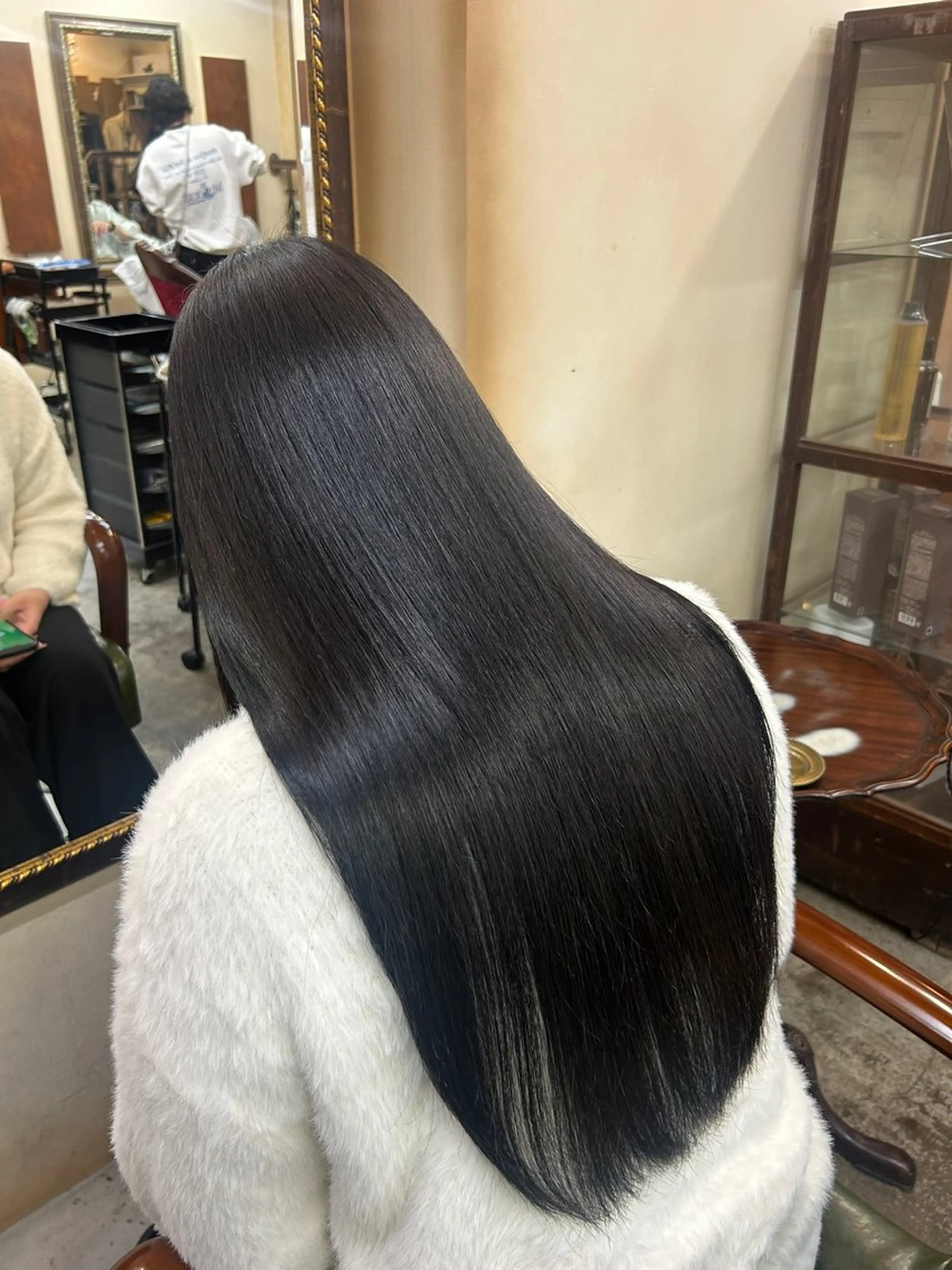 ロング カラー 透明感カラー ヘアカラー トリートメント abilita MIYUのヘアスタイル