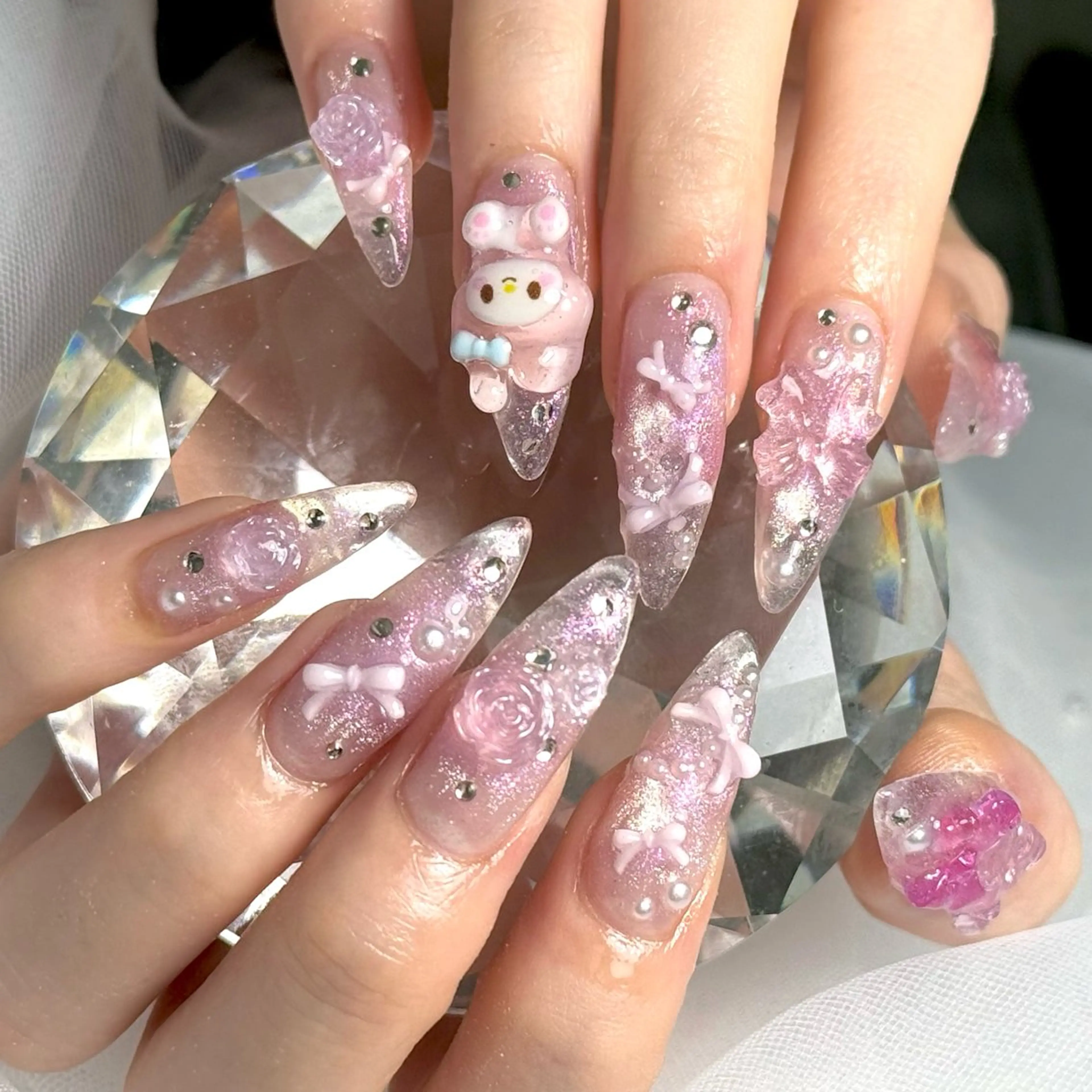 ネイル ハンドネイル ルシイ🎀新宿長さ 出しパーツ専門店のネイルデザイン