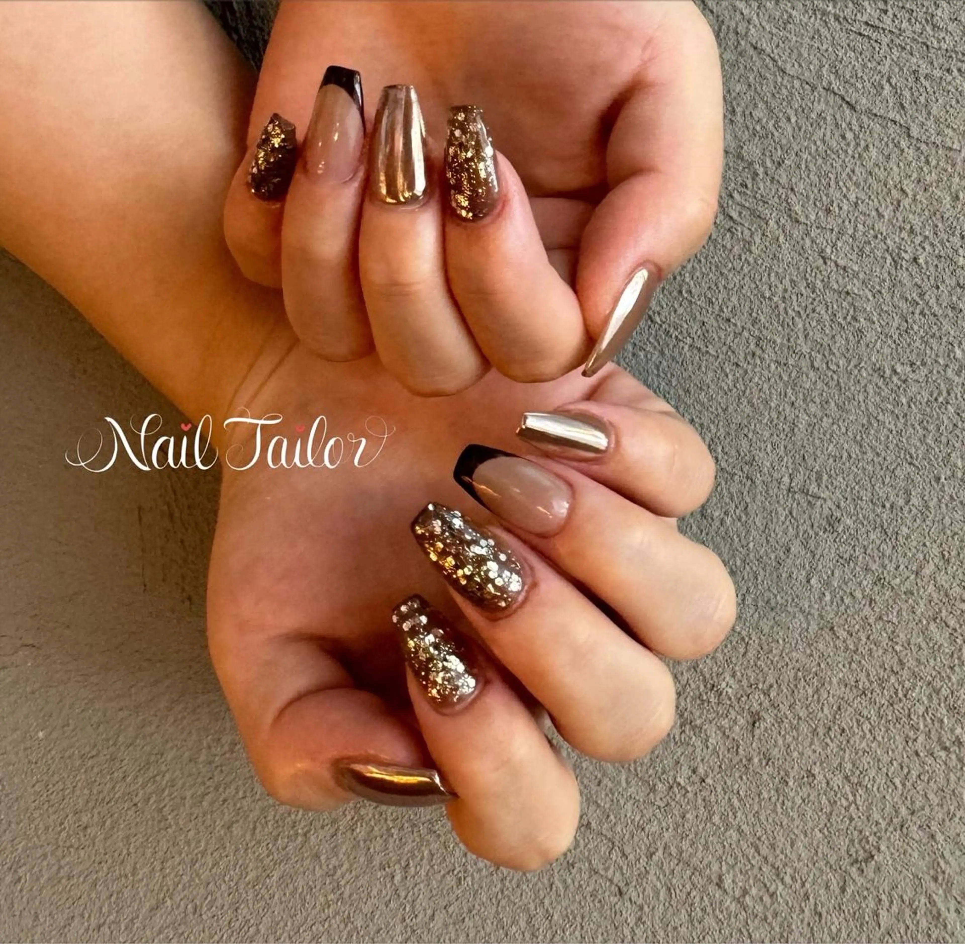 ネイル ブラウン 長さ出し フレンチネイル ゴールド ホログラムネイル ハンドネイル NailTailor ネイルテイラーのネイルデザイン