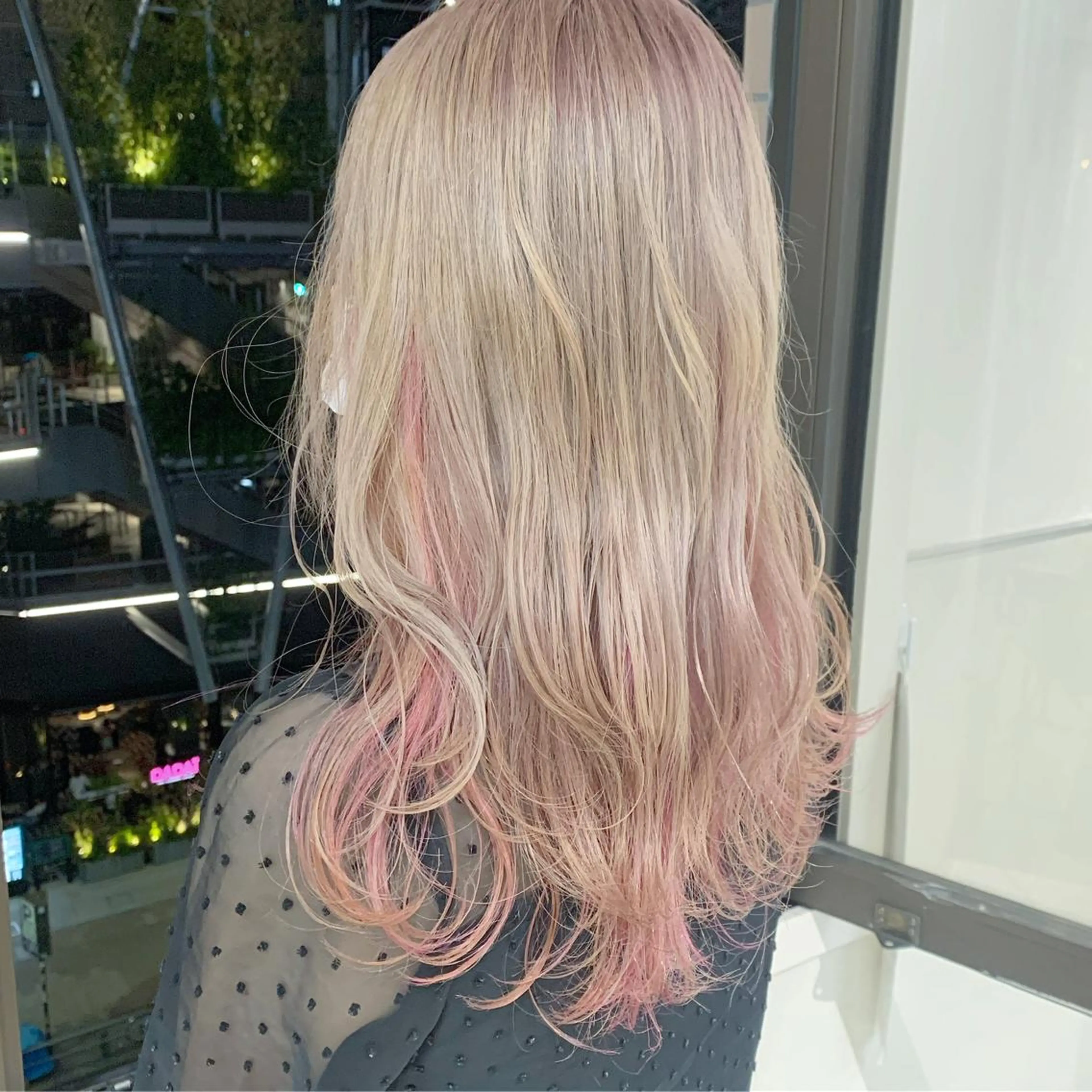 ロング カラー raika .のヘアスタイル