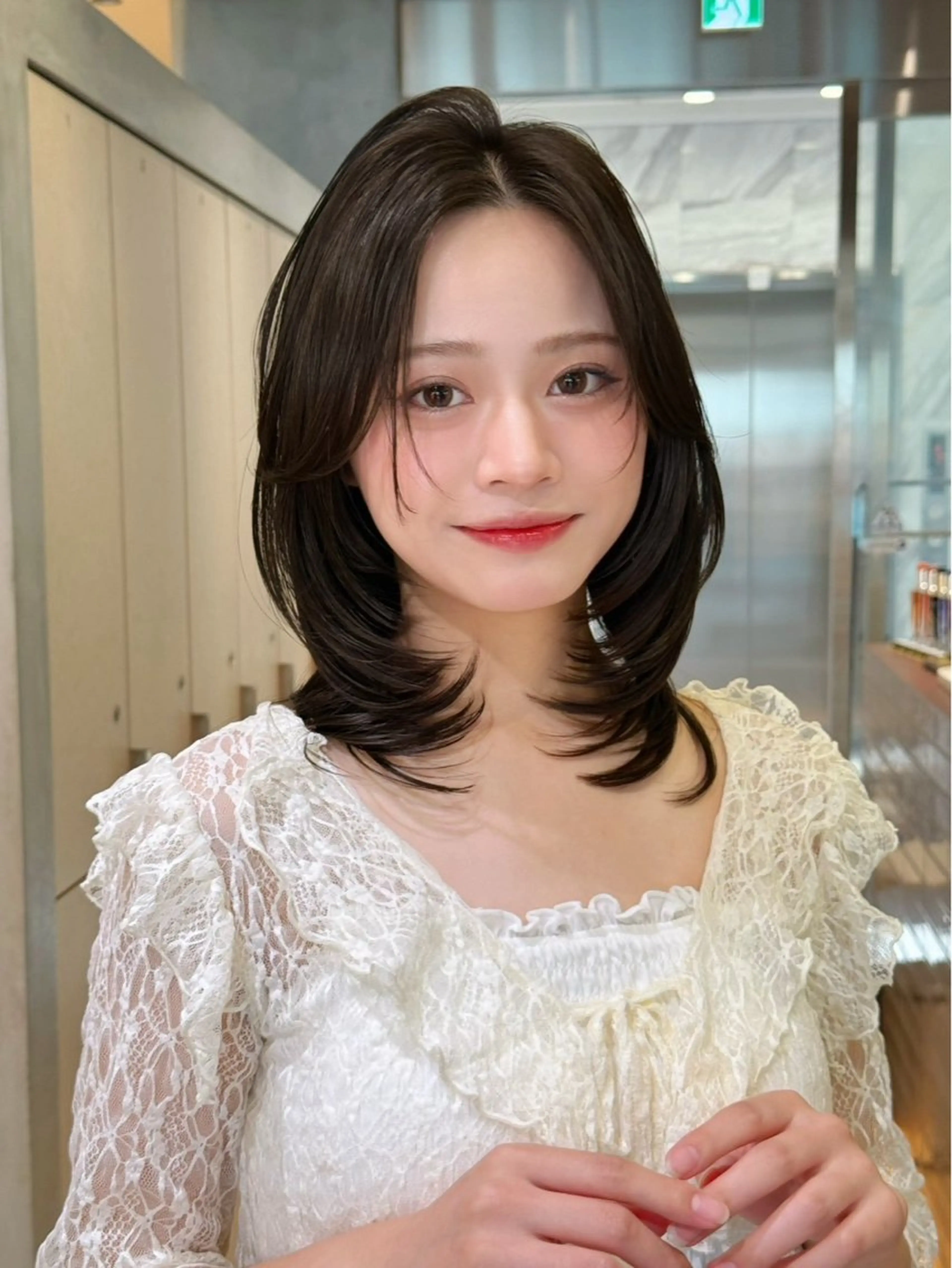 ミディアム カット ヘアカラー トリートメント 小久保美空/縮毛矯正 ミディアム/レイヤーのヘアスタイル