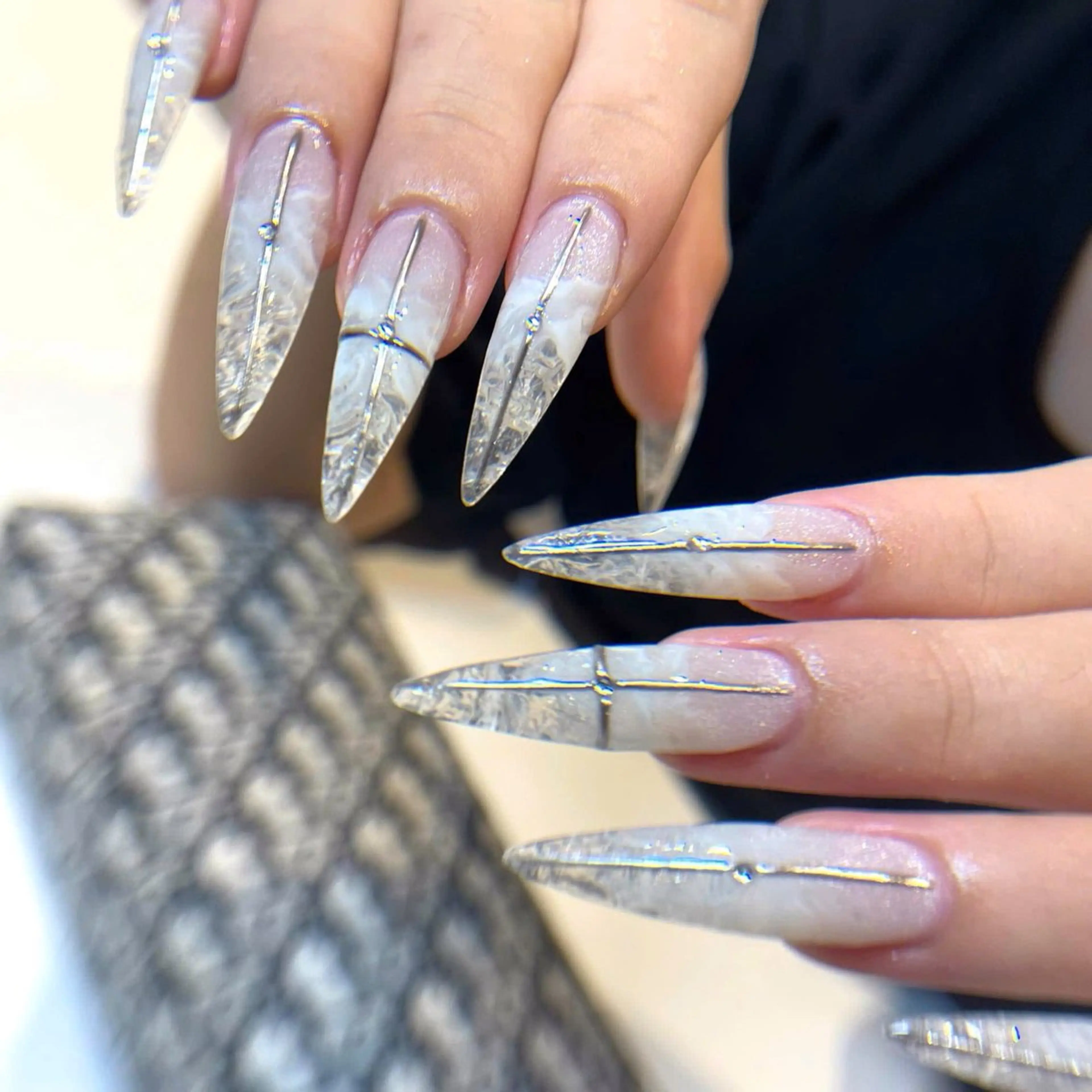 ネイル オーロラネイル ボルドー ブラウン 氷ネイル・うるうるネイル キラキラネイル ハンドネイル Sora  Nail 長さ出し専門店のネイルデザイン