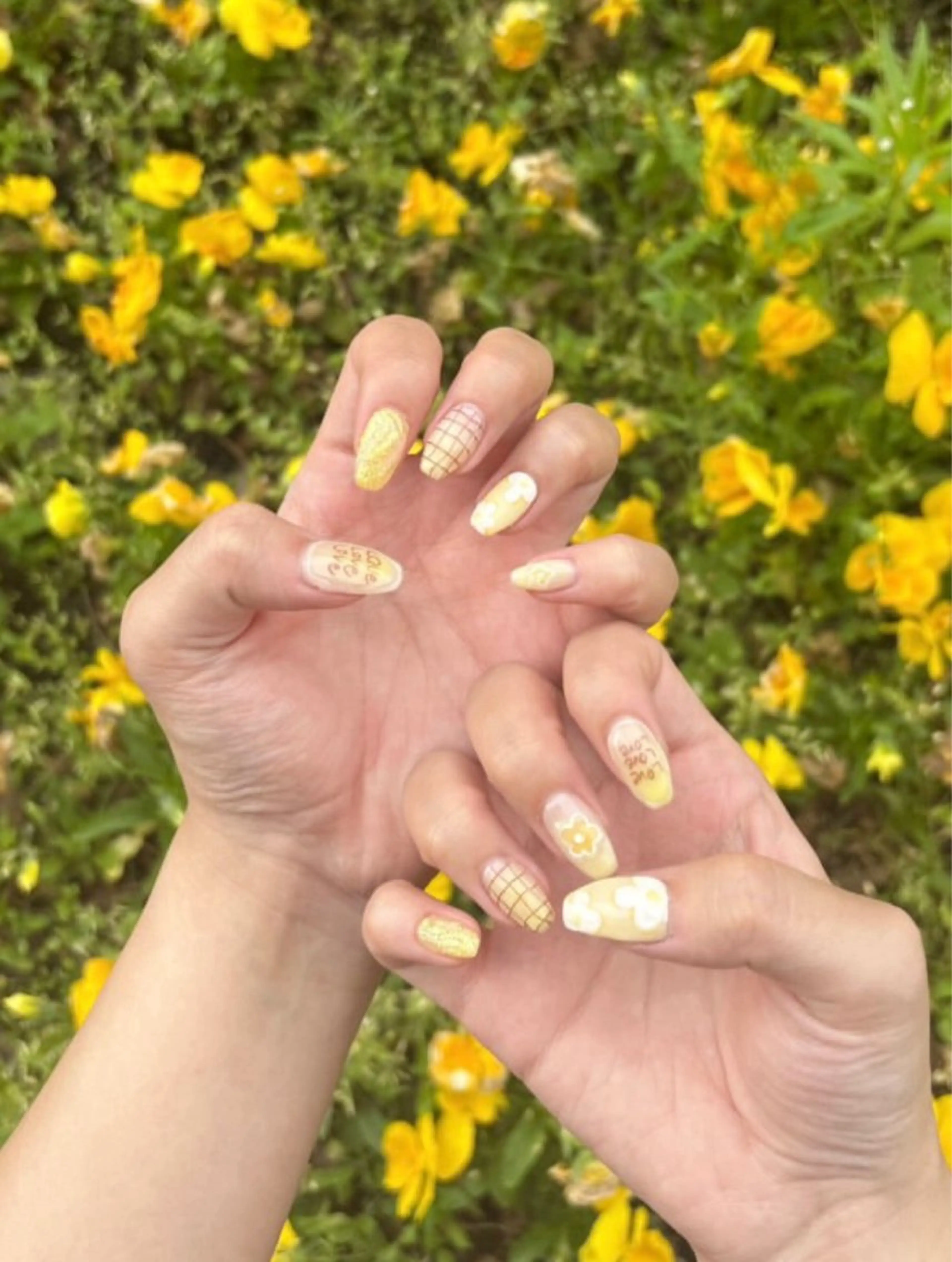 ネイル アートネイル 持ち込み ハンドネイル フットネイル Nailsalon mui.所属・中家 亜紗子のネイルデザイン