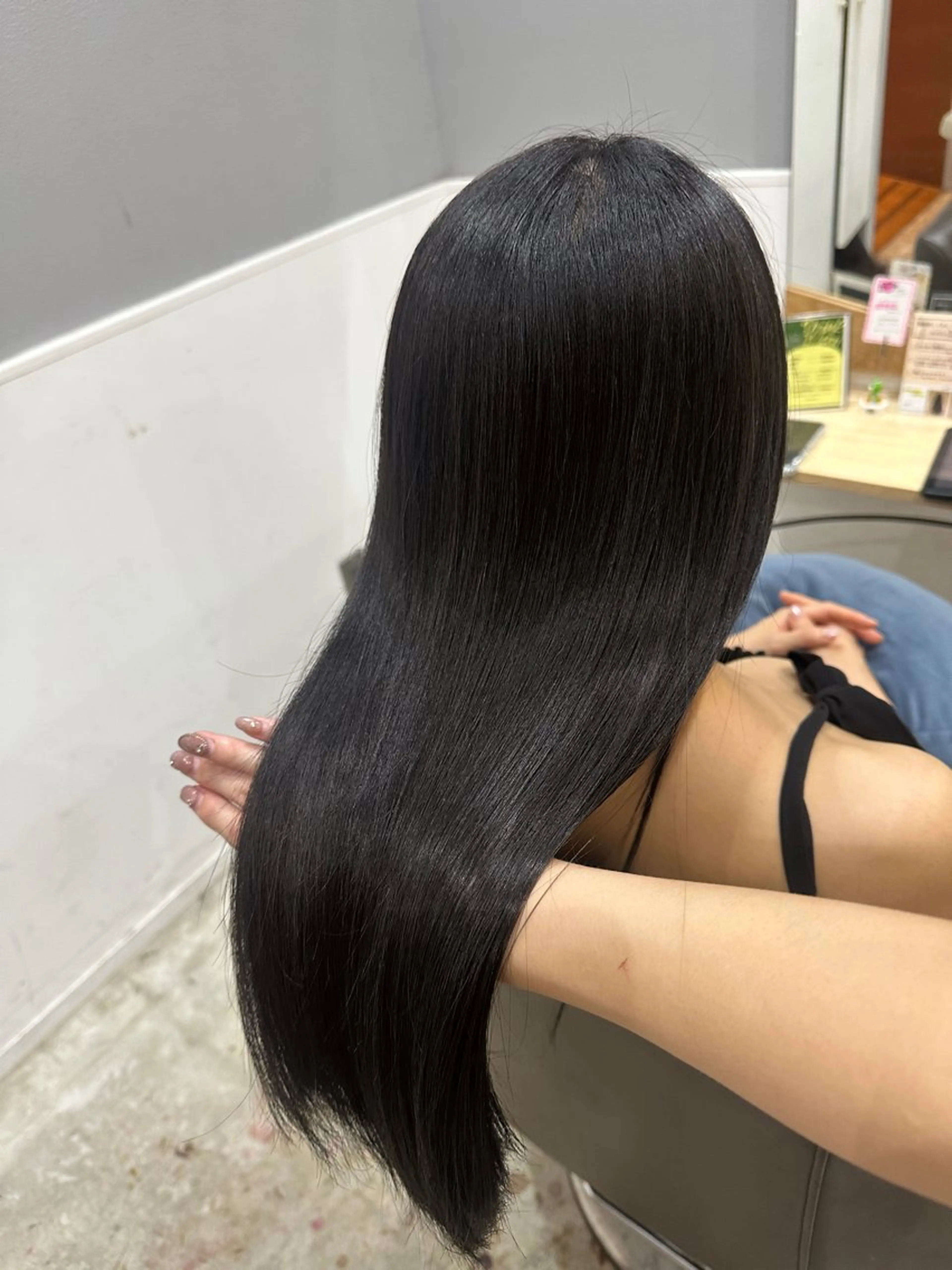 ミディアム カット ヘアカラー トリートメント miloc MOMOKAのヘアスタイル