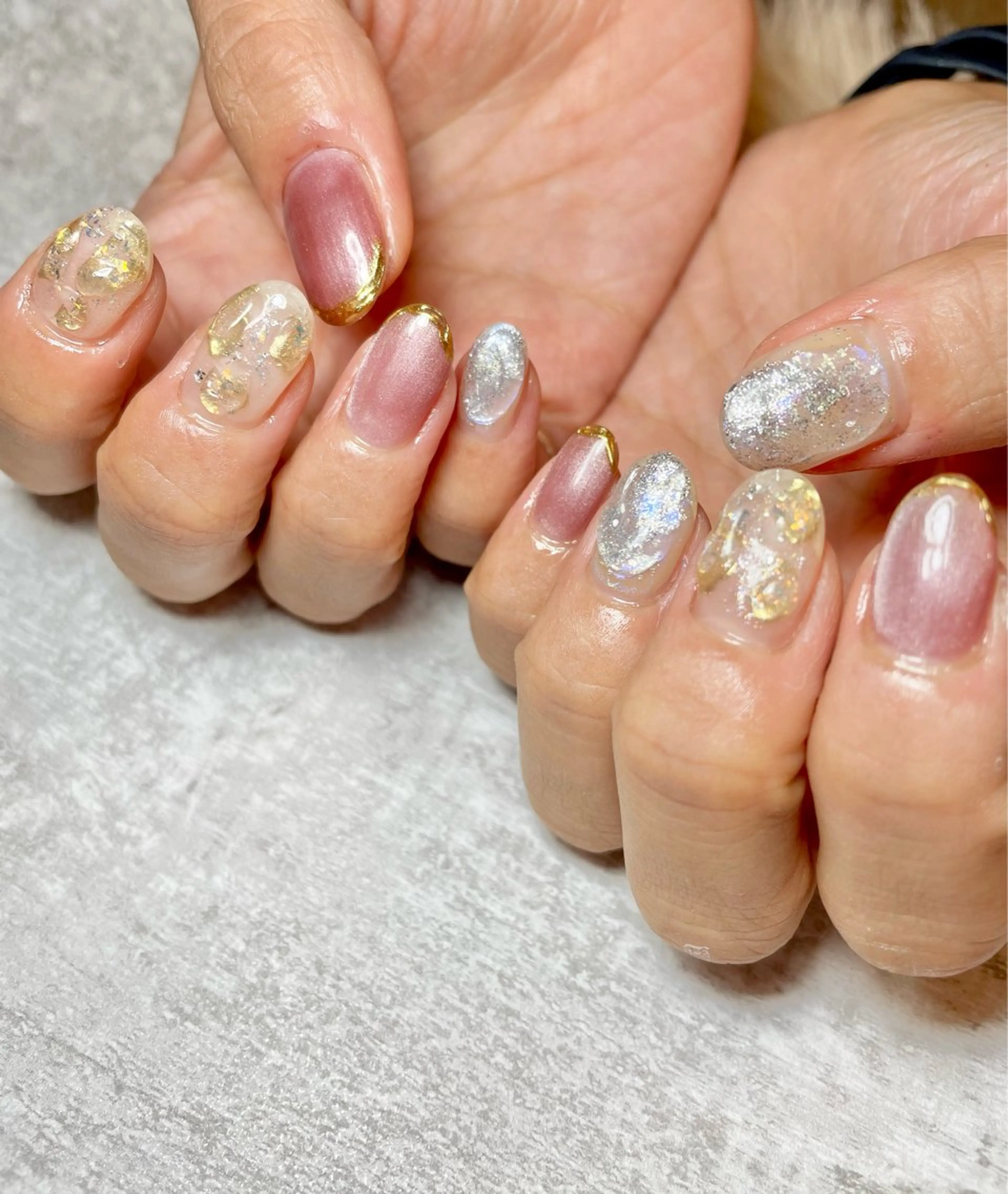 ネイル キラキラネイル 持ち込み ニュアンスネイル ぷっくりネイル nana .のネイルデザイン