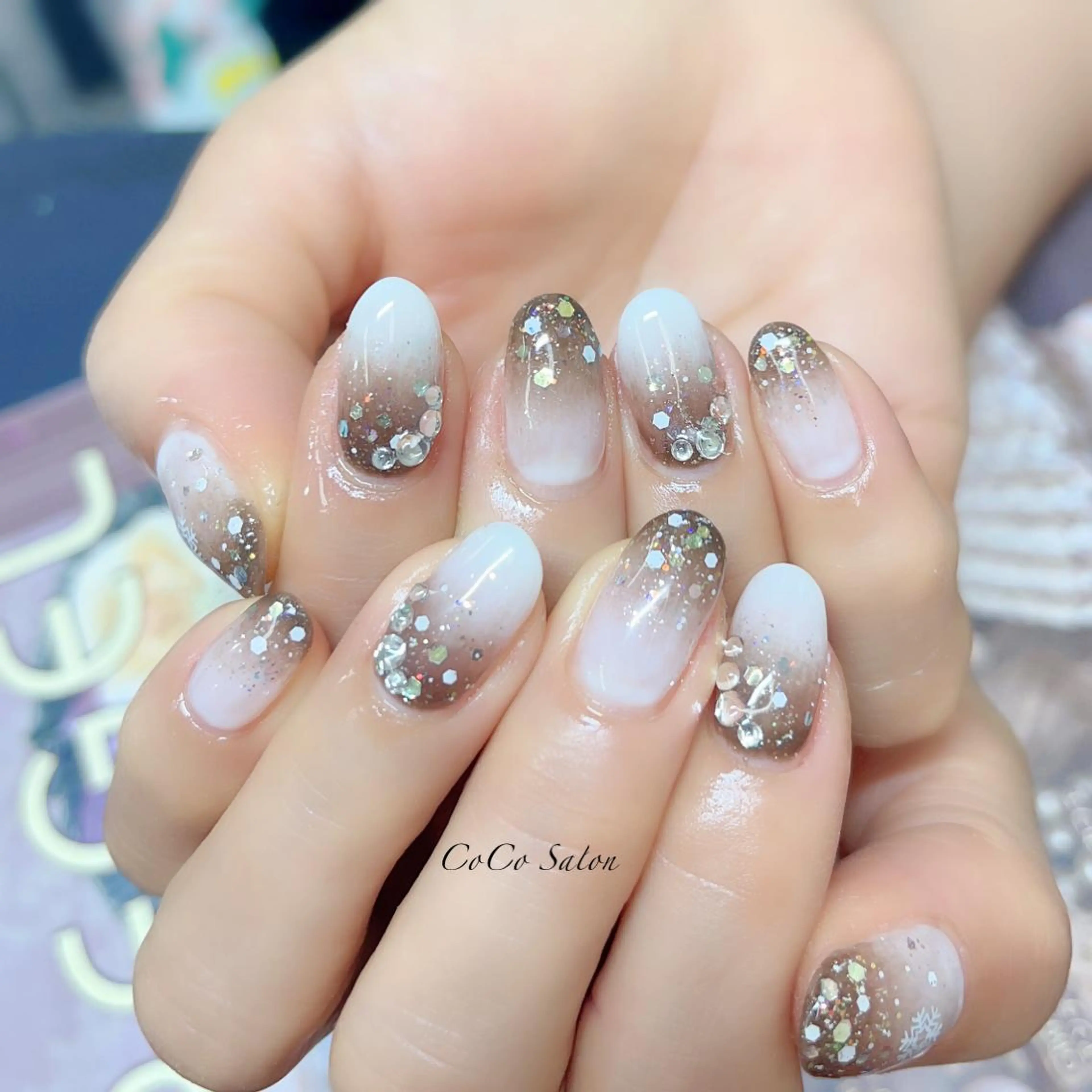 ネイル ブラウン 長さ出し ジェルネイル グラデーション ホログラムネイル ハンドネイル CoCoSalon ネイル/まつ毛予約のネイルデザイン