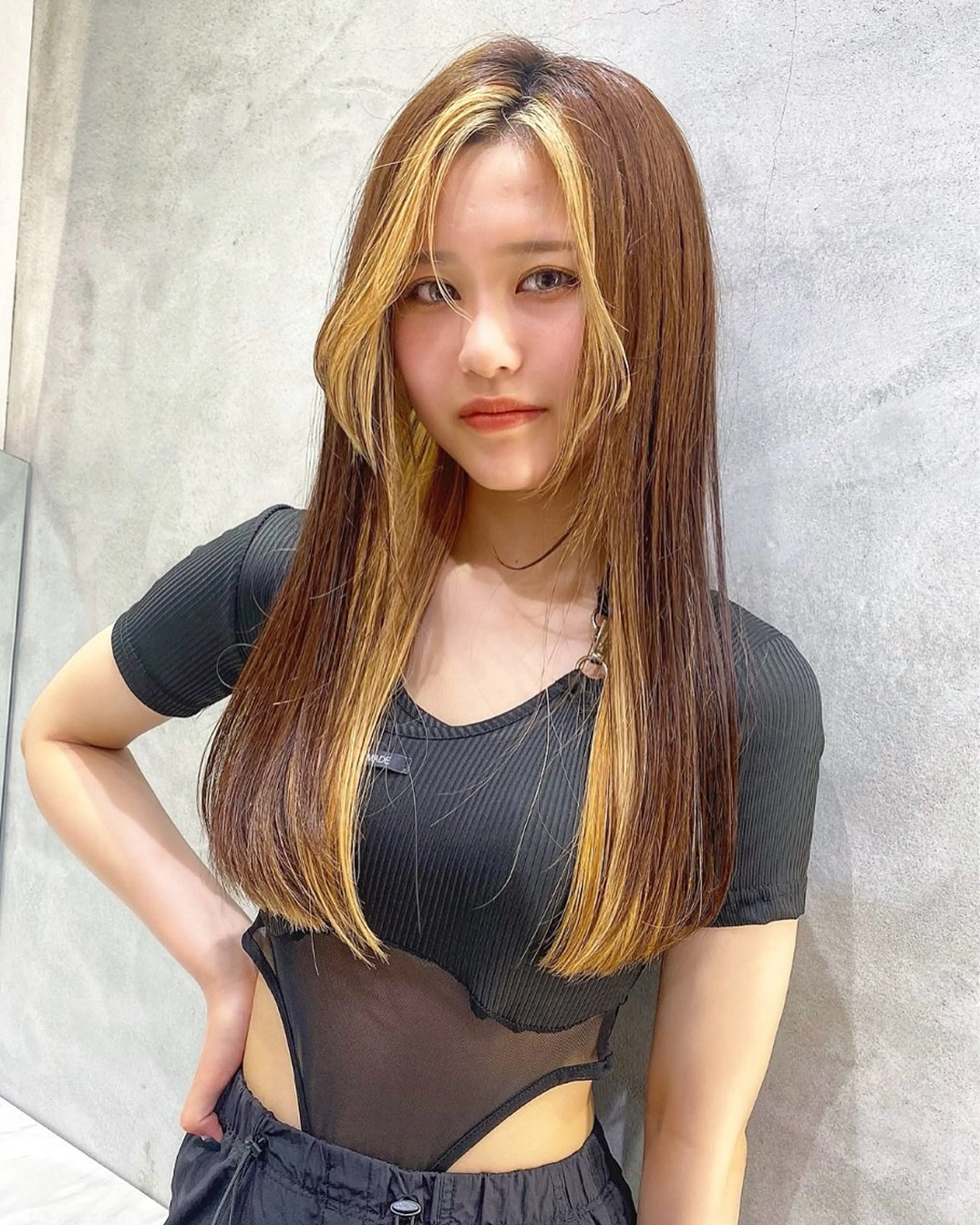 ロング カラー デザインカラー トリートメント ヘアカラー トリートメント SHICENEケイ レイヤーカット🦋のヘアスタイル