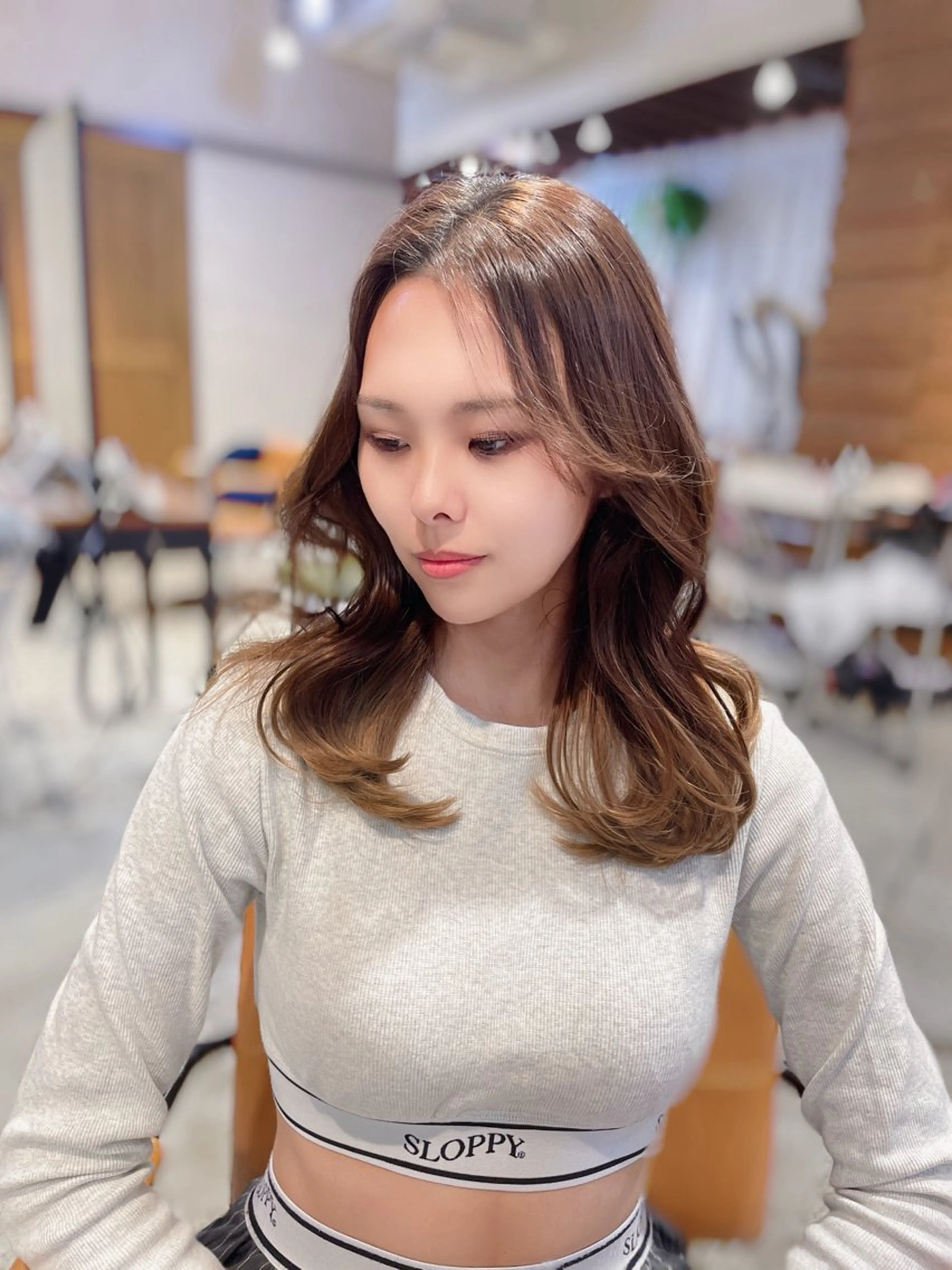 セミロング のり🐼顔まわり/ 韓国/レイヤーカットのヘアスタイル