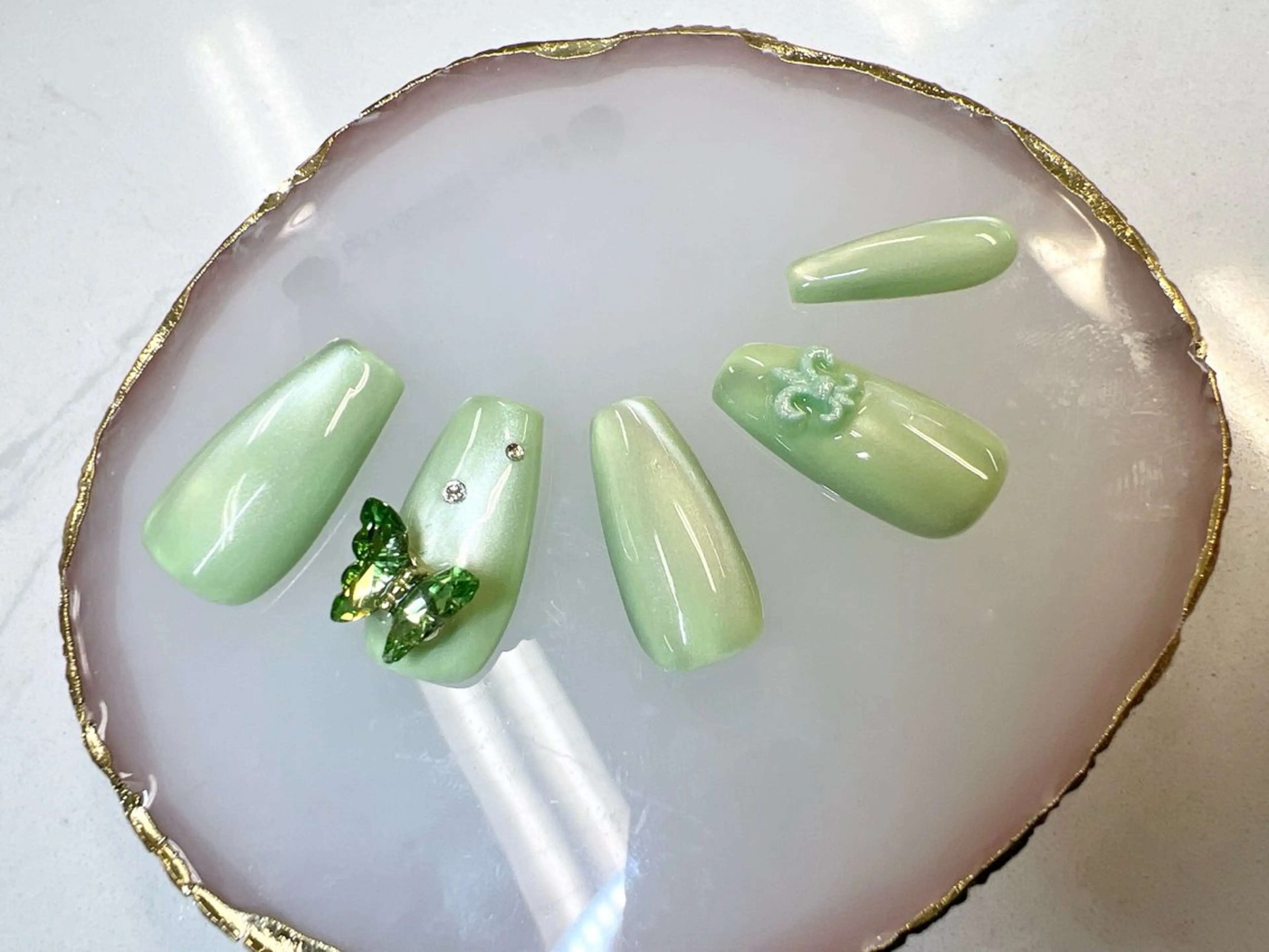 ネイル 長さ出し フレンチネイル ジェルネイル ガラスフレンチ キラキラネイル Queeens nailのネイルデザイン