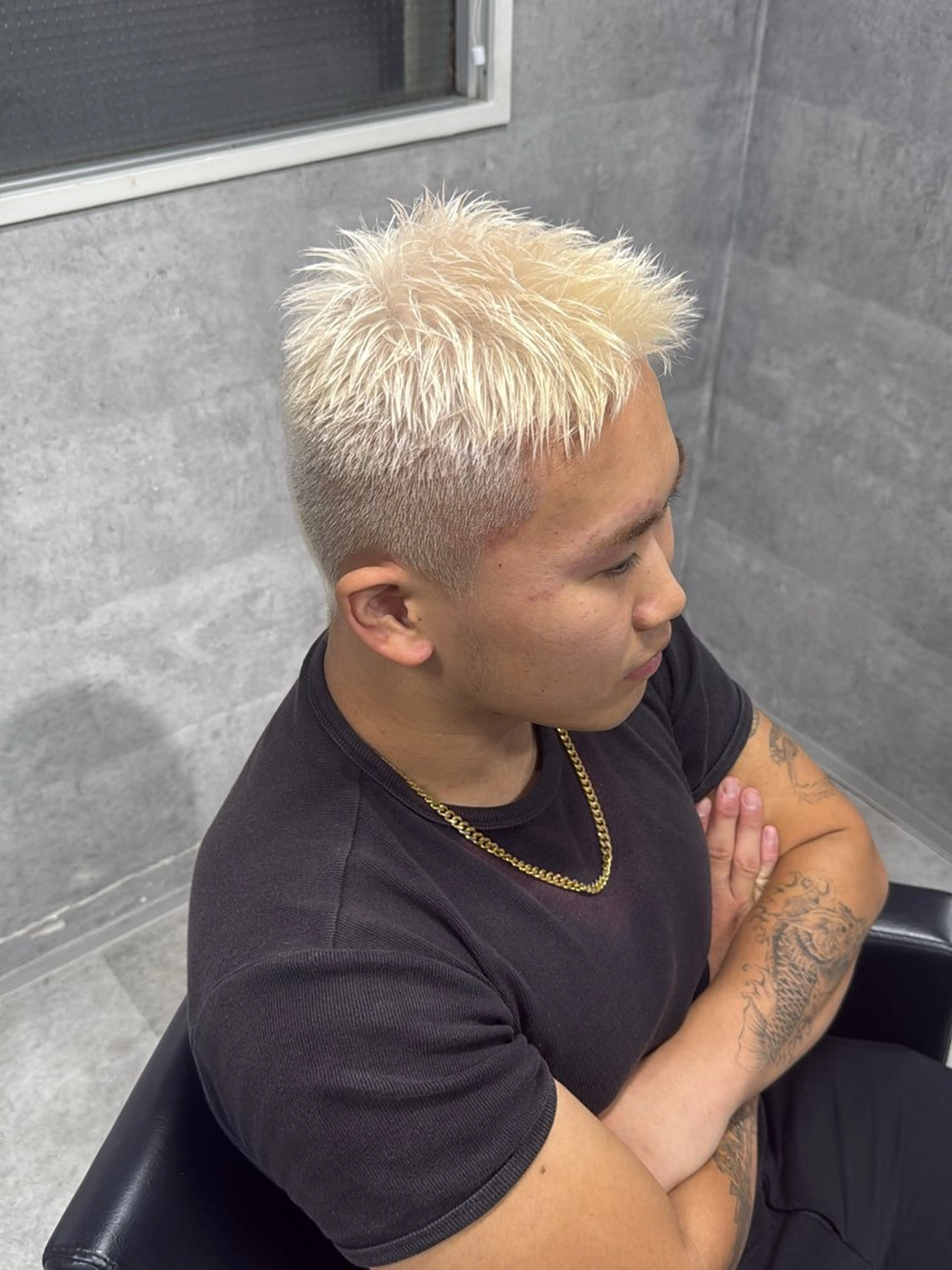 カラー メンズ HOHOMI （ほほみ）のヘアスタイル