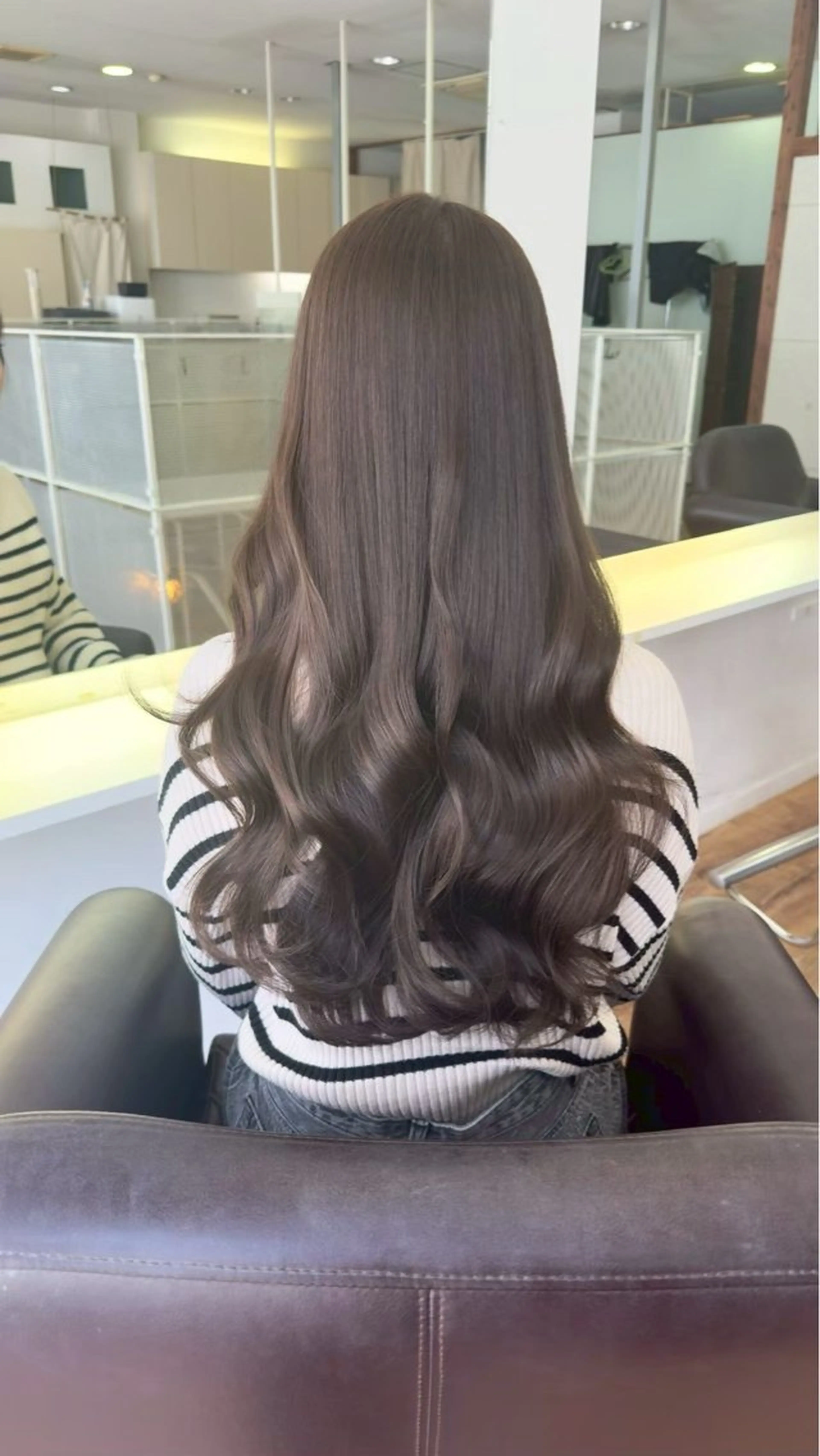 カラー Hip's eyes meiのヘアスタイル