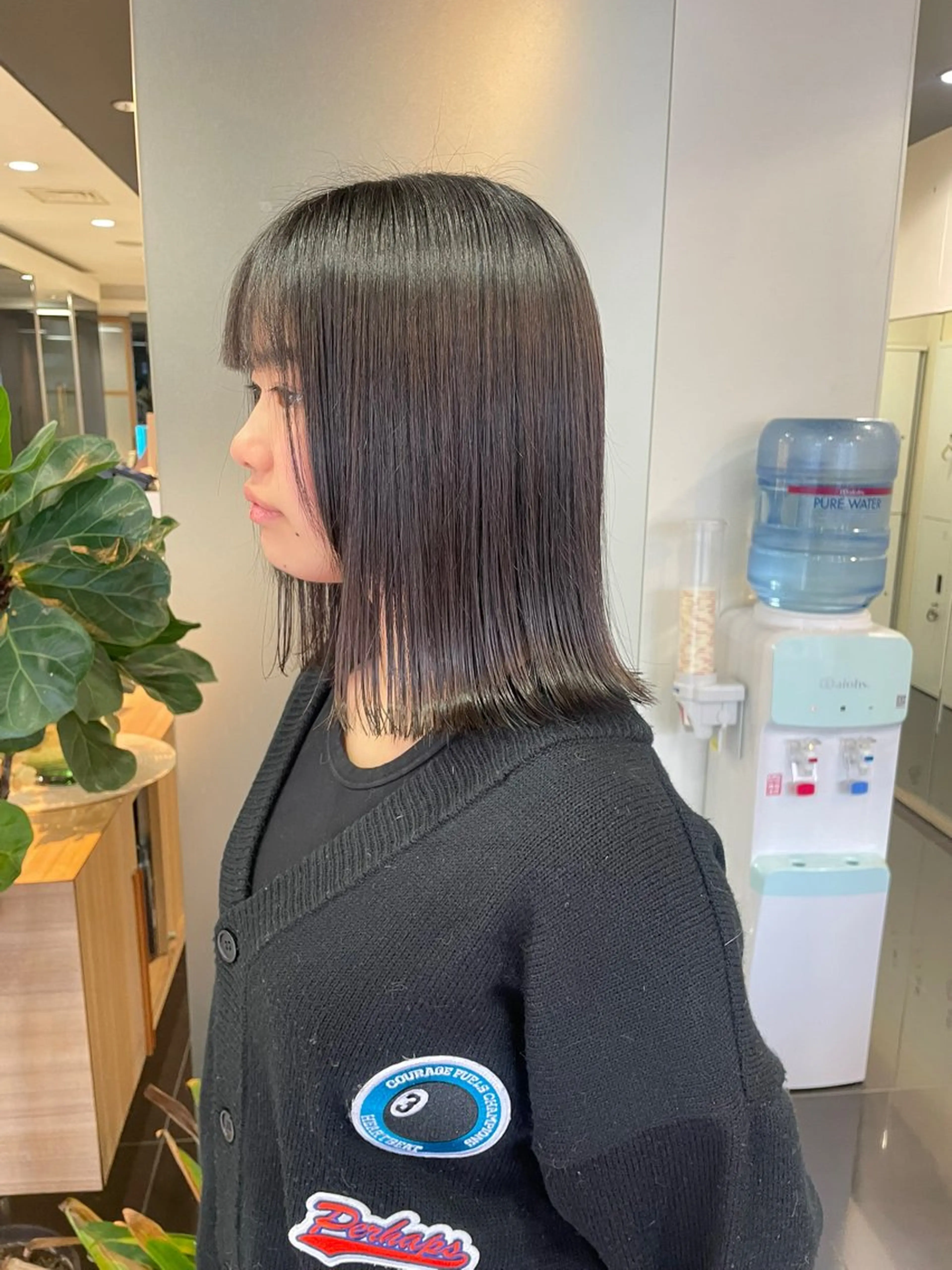 ミディアム カット ハイトーン/レイヤー 似合わせ・ユキノのヘアスタイル