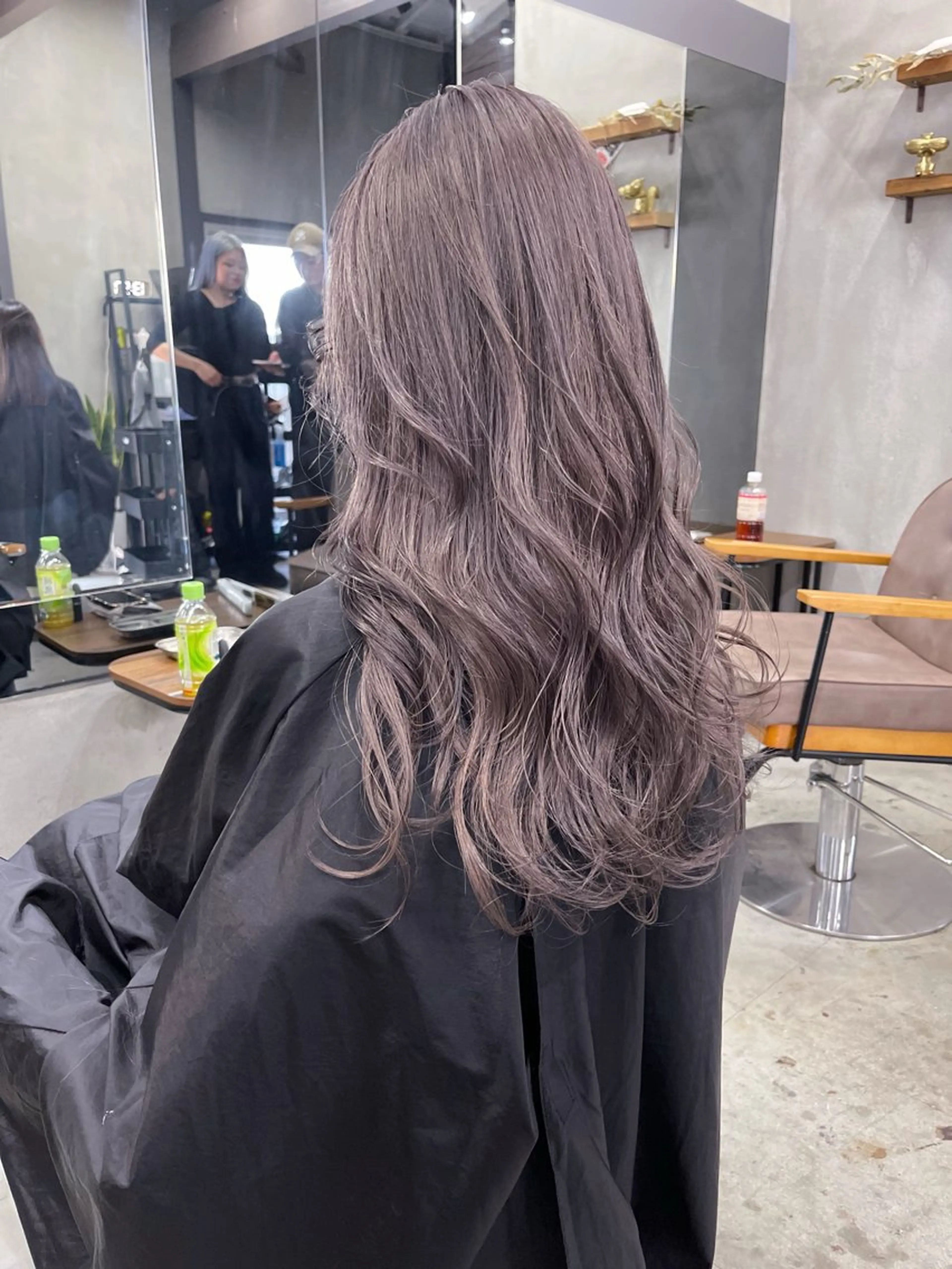 セミロング カラー ベージュカラー ラベンダーカラー ラベンダーベージュ レイヤーカット カット ヘアカラー トリートメント AiM 大名　似合わせカットのヘアスタイル