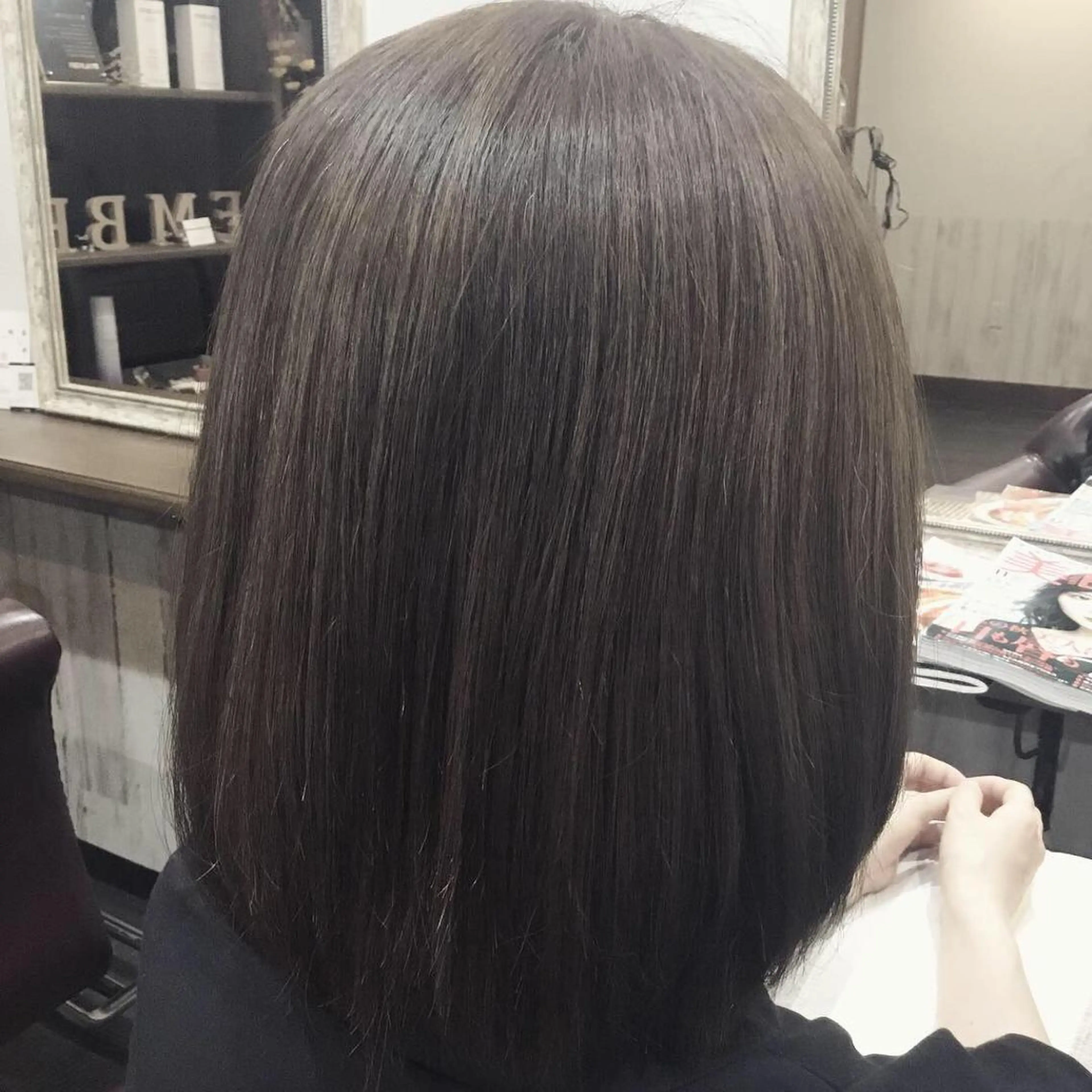 ミディアム カラー embrace エンブレイスのヘアスタイル