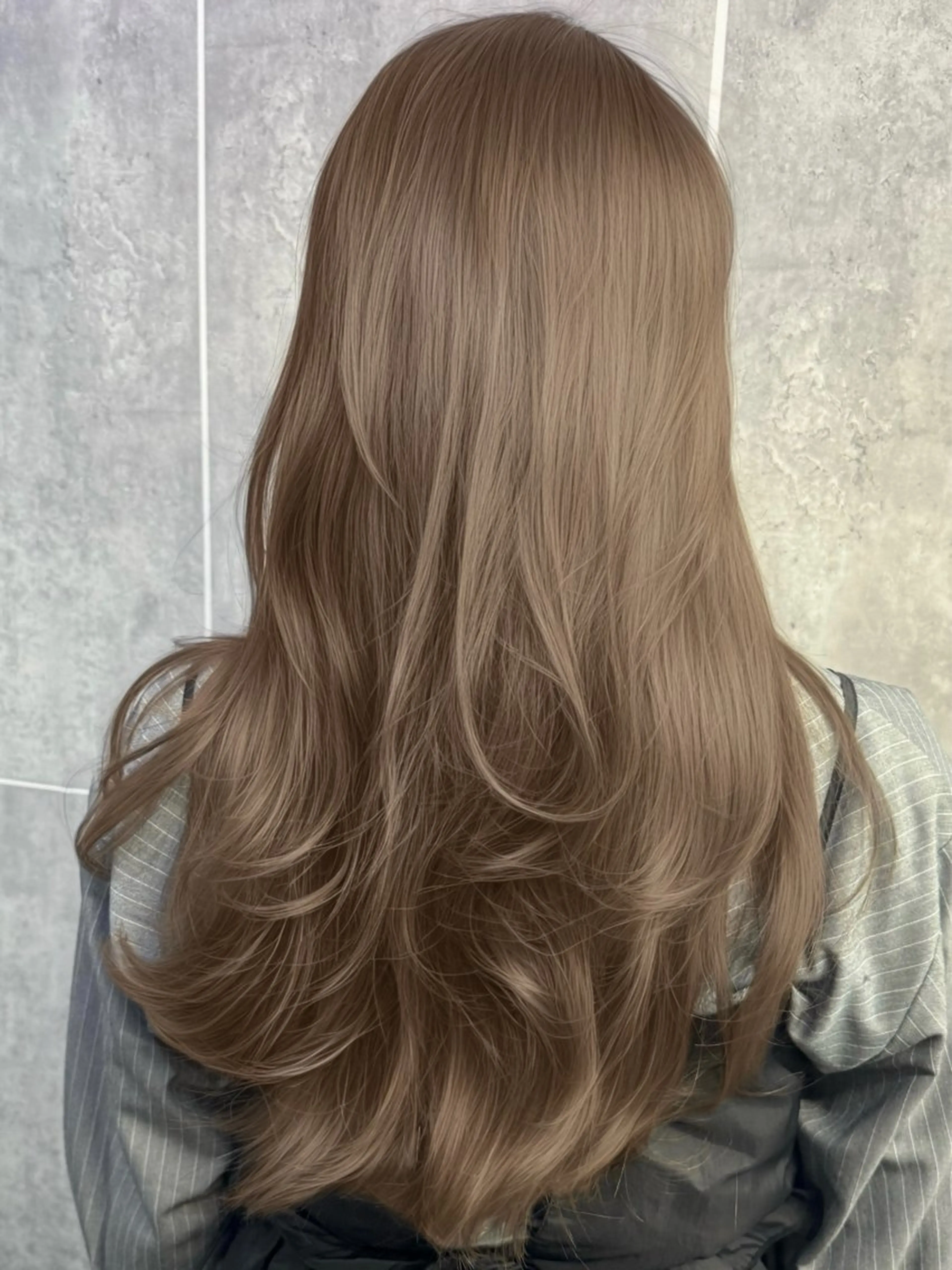 ロング カラー ヘアカラー トリートメント 顔まわりの神様✨ 透明感カラー藤嶋秀幸のヘアスタイル