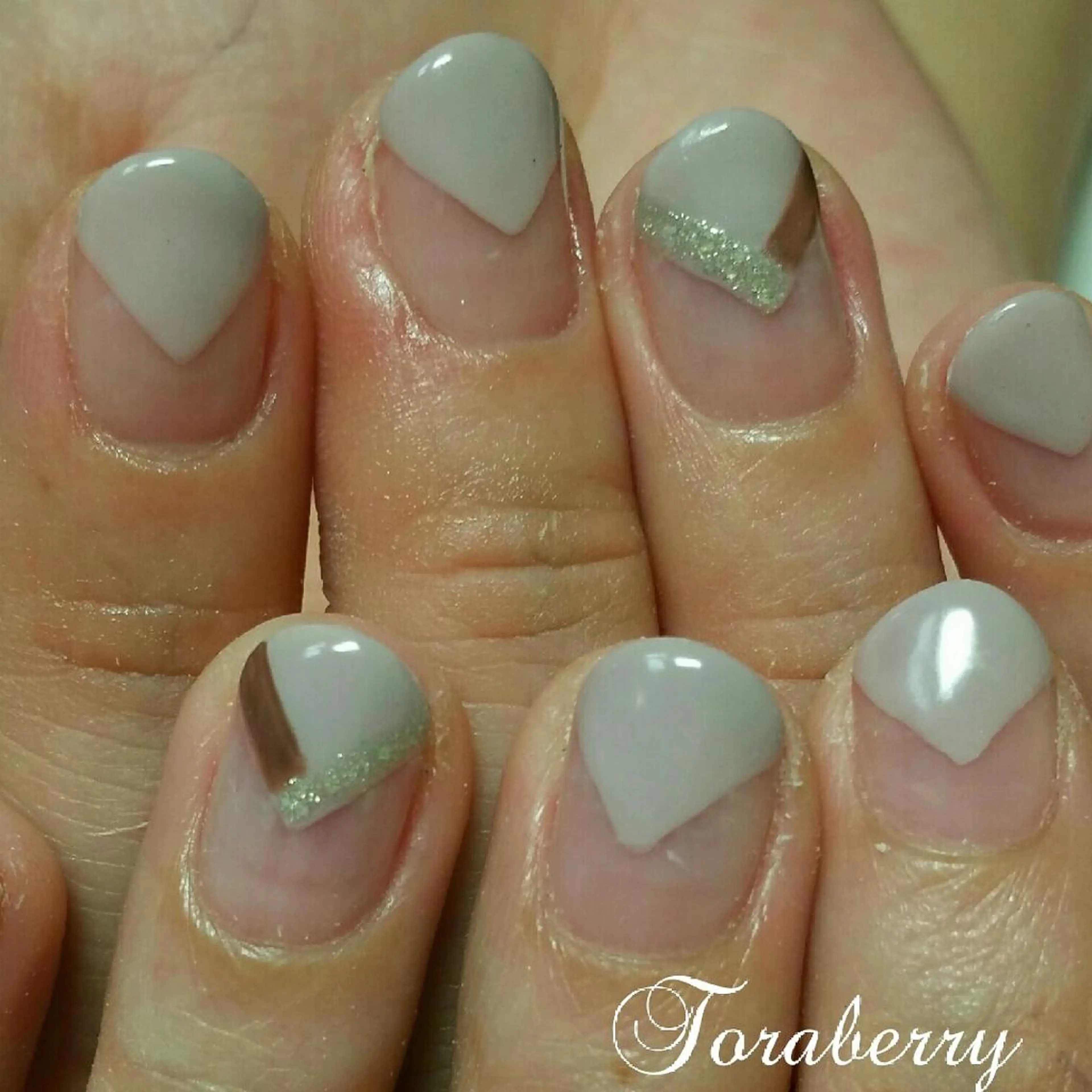 ネイル フレンチネイル ハンドネイル ネイリスト なつみのネイルデザイン