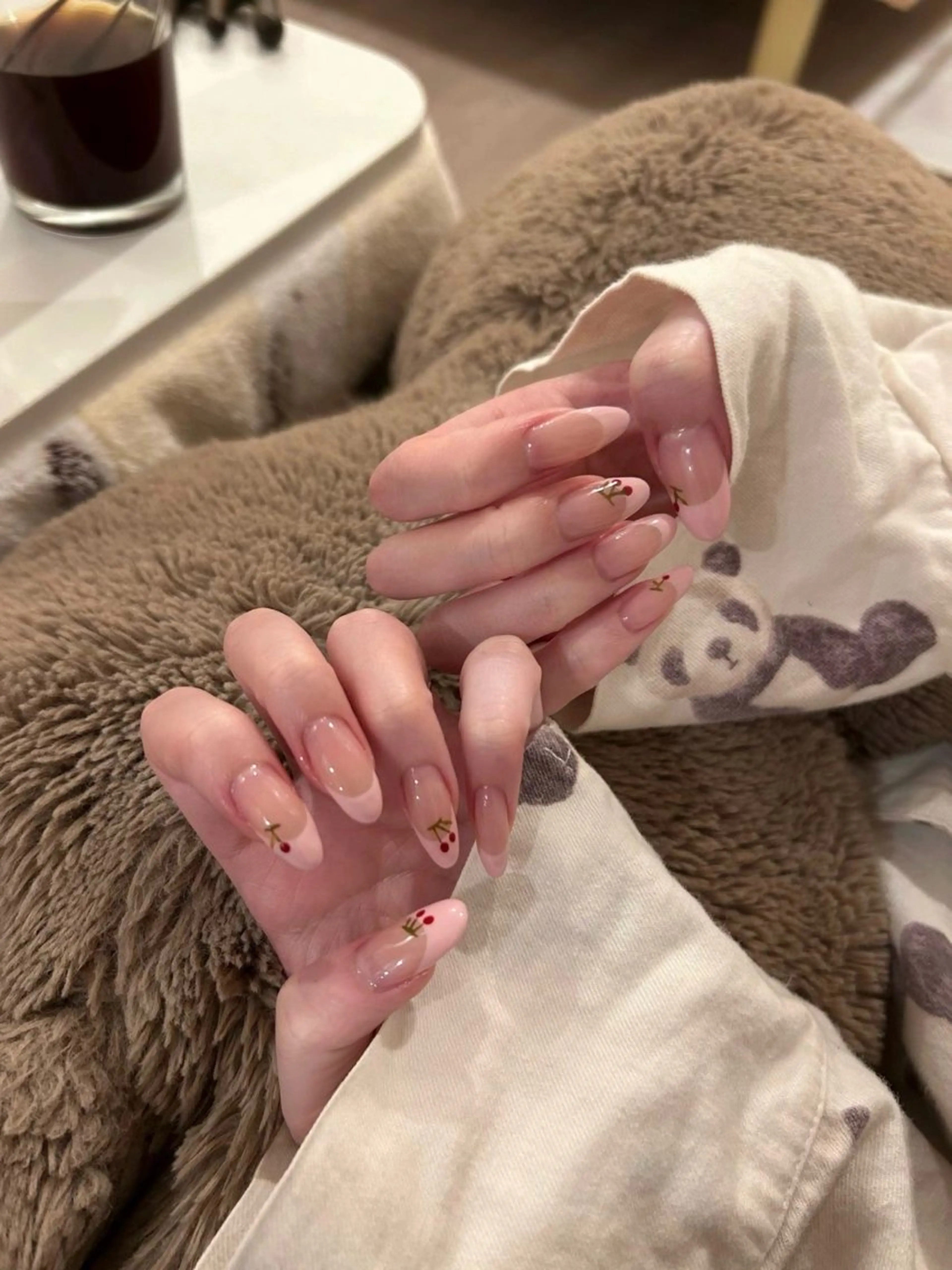 カラー グラデーションカラー ピンクカラー ハンドネイル AIN Nailのネイルデザイン