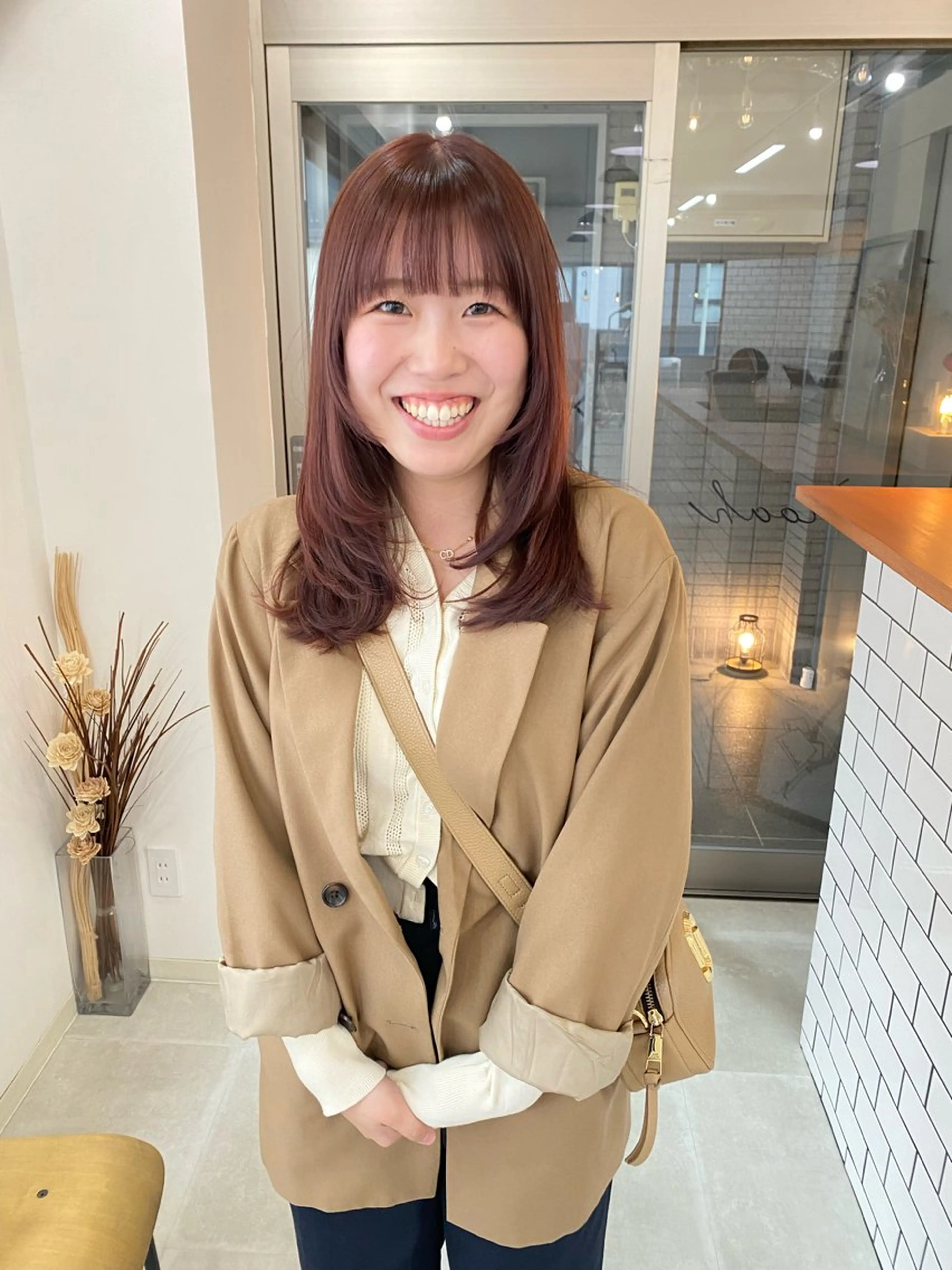 セミロング 顔周りカット レイヤーカット 川野 彩海のヘアスタイル