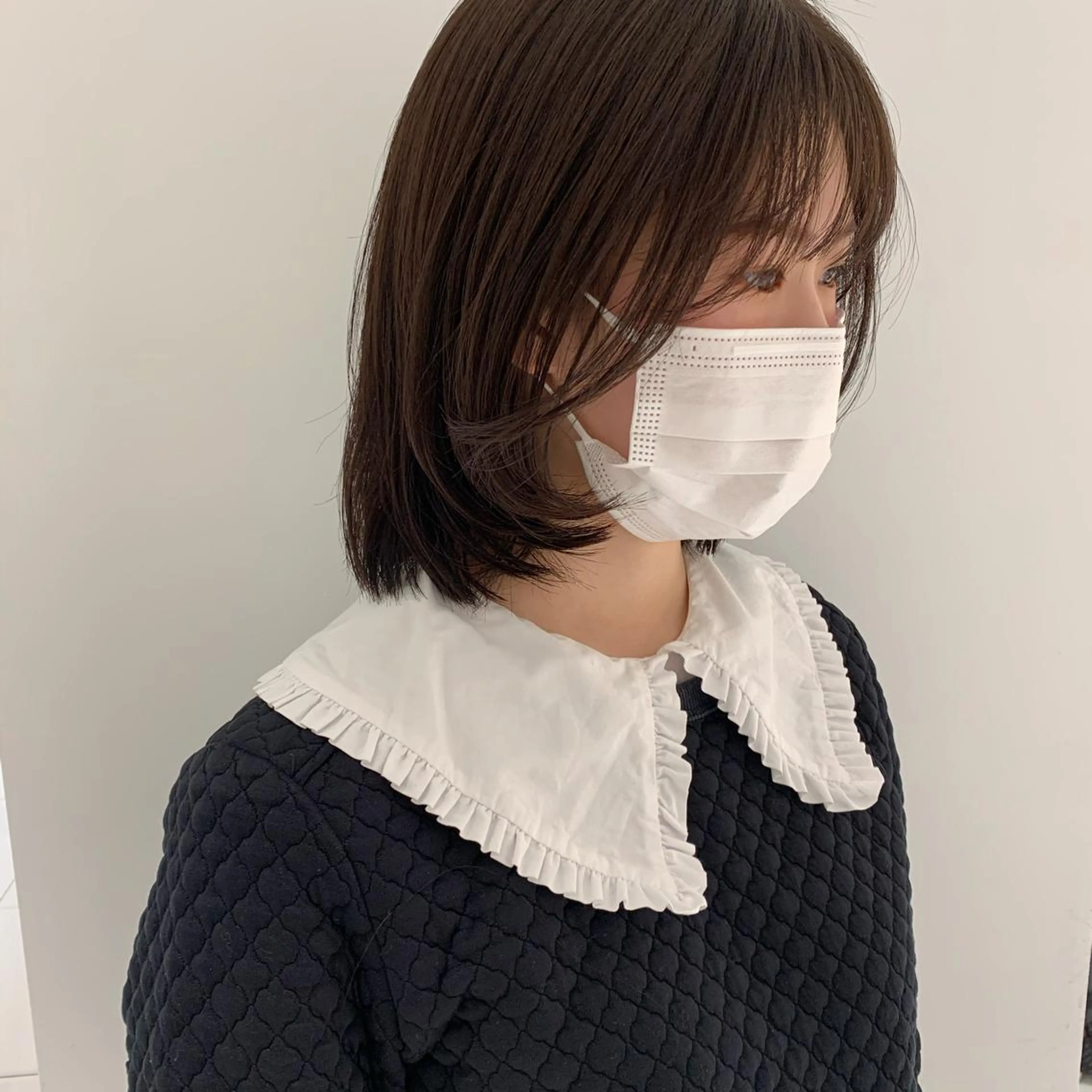 ミディアム SAKINO． ベージュカラーのヘアスタイル