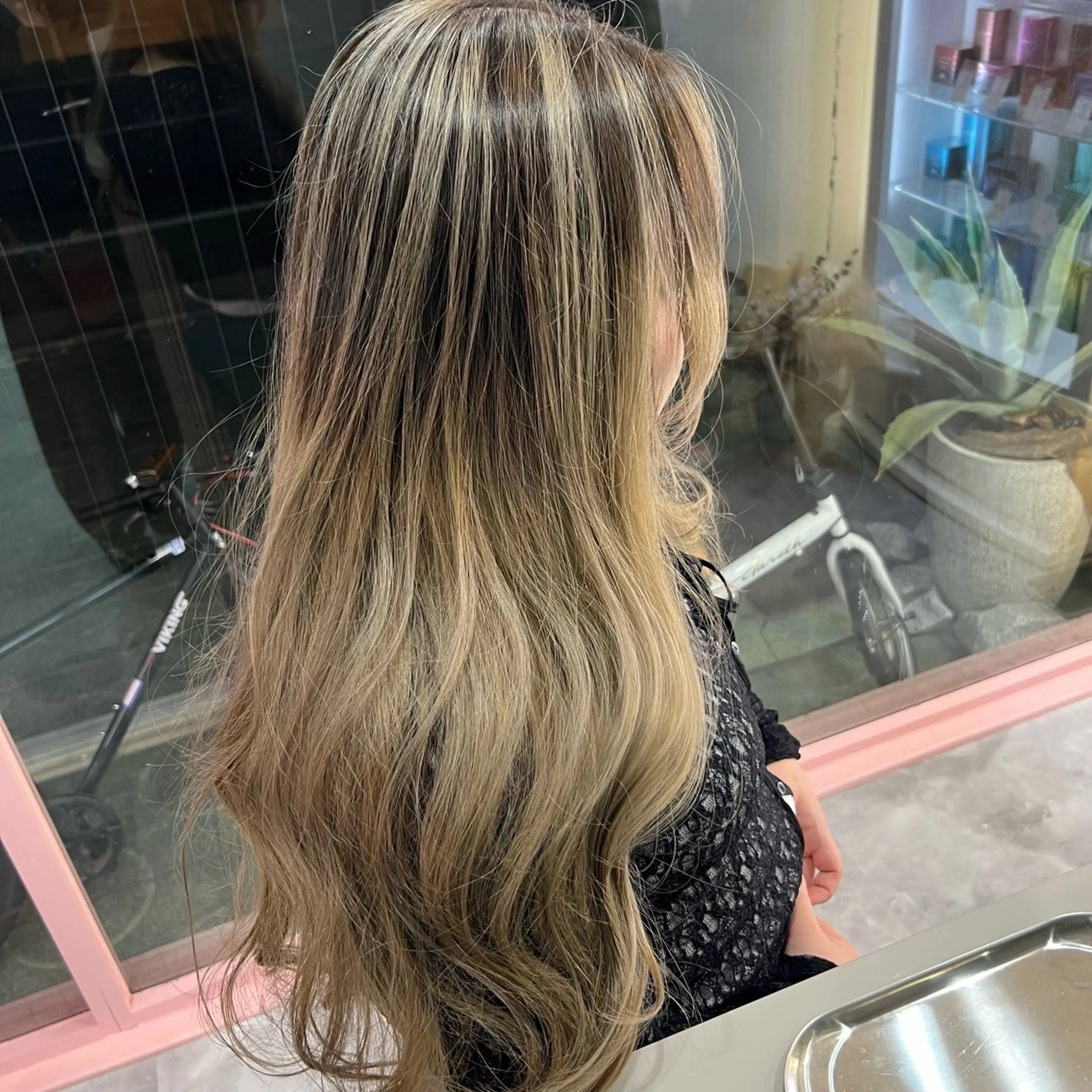 ロング レイヤーカット カット ヘアカラー トリートメント 岸下 理緒のヘアスタイル