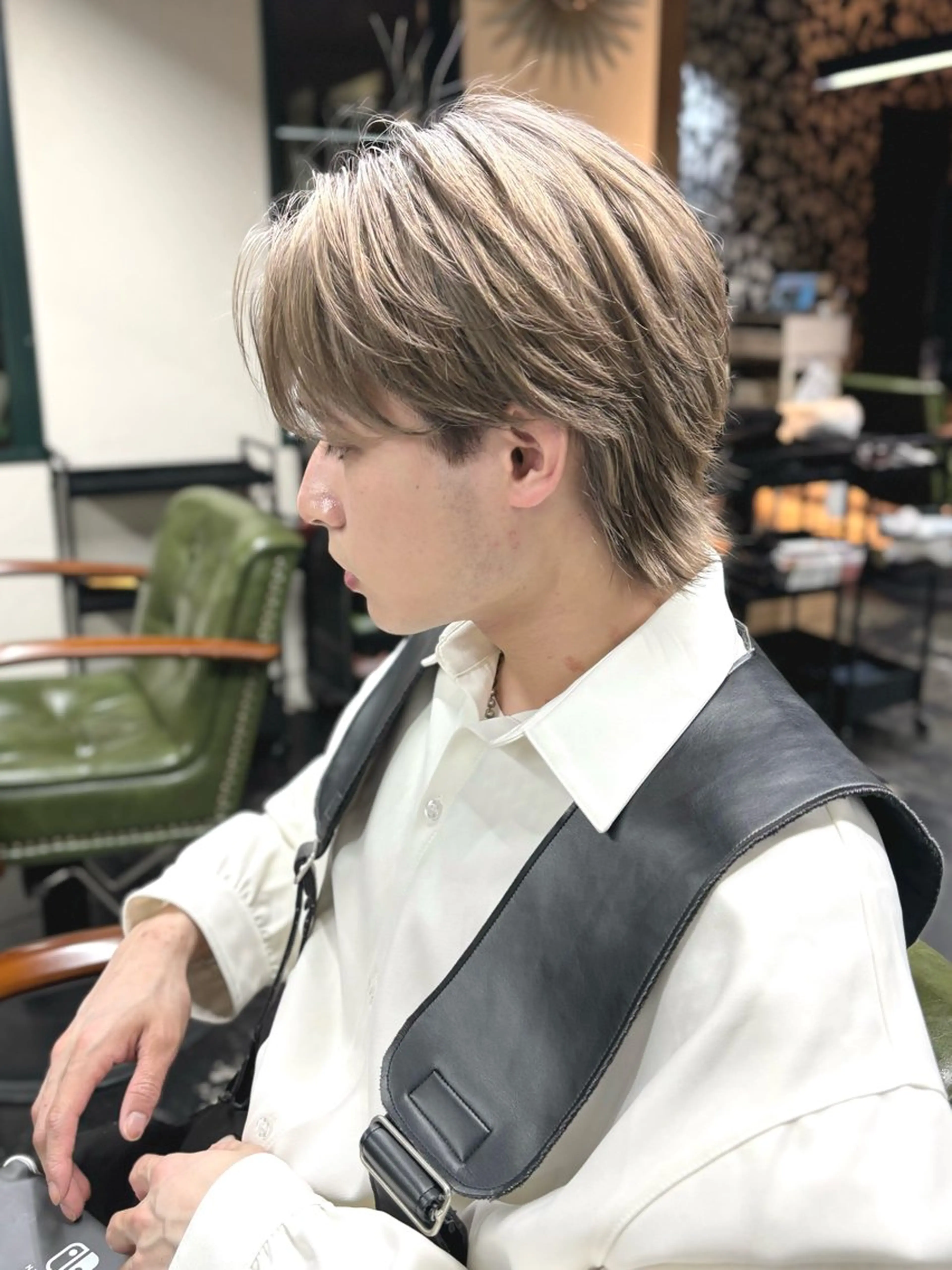 カラー メンズ カット 岡村 莉穂のヘアスタイル