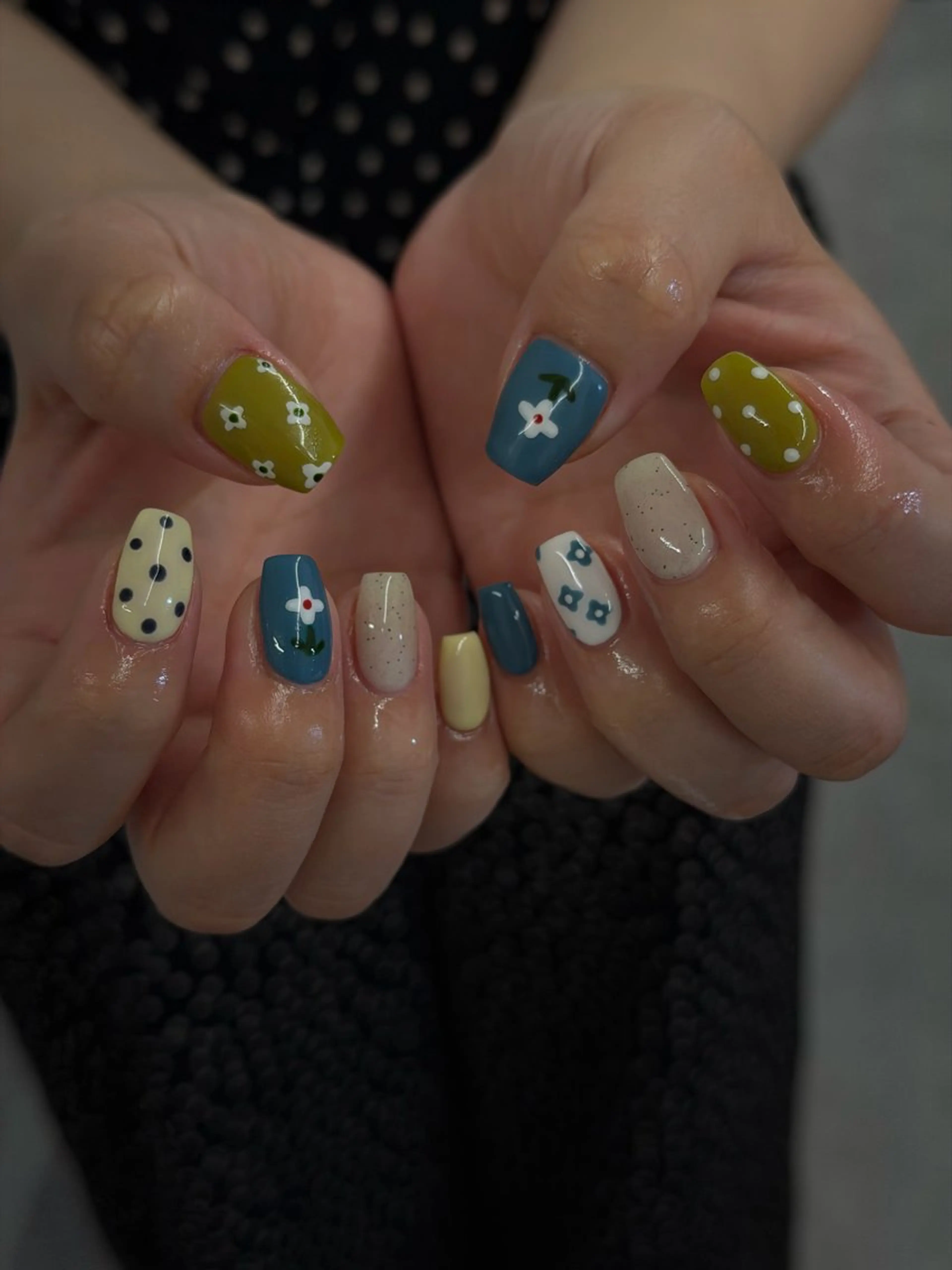 ネイル ドット ジェルネイル キラキラネイル マグネットネイル ニュアンスネイル ハンドネイル ハンドケア Bana_ Nailのネイルデザイン