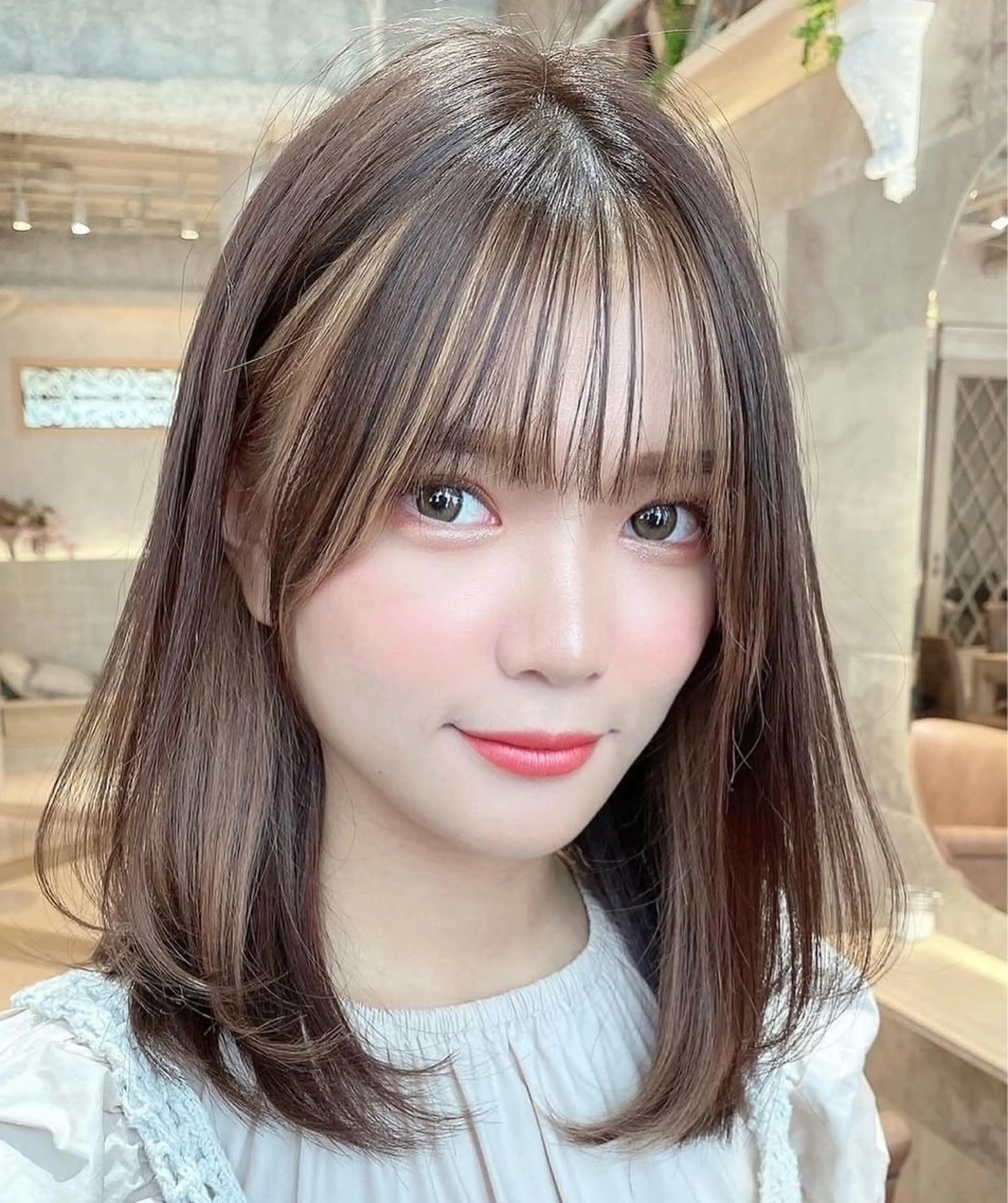 ミディアム ボブ ハイライト 髪質改善 ヘアカラー トリートメント 栄ハイトーン/ ベージュカラー中園薪のヘアスタイル